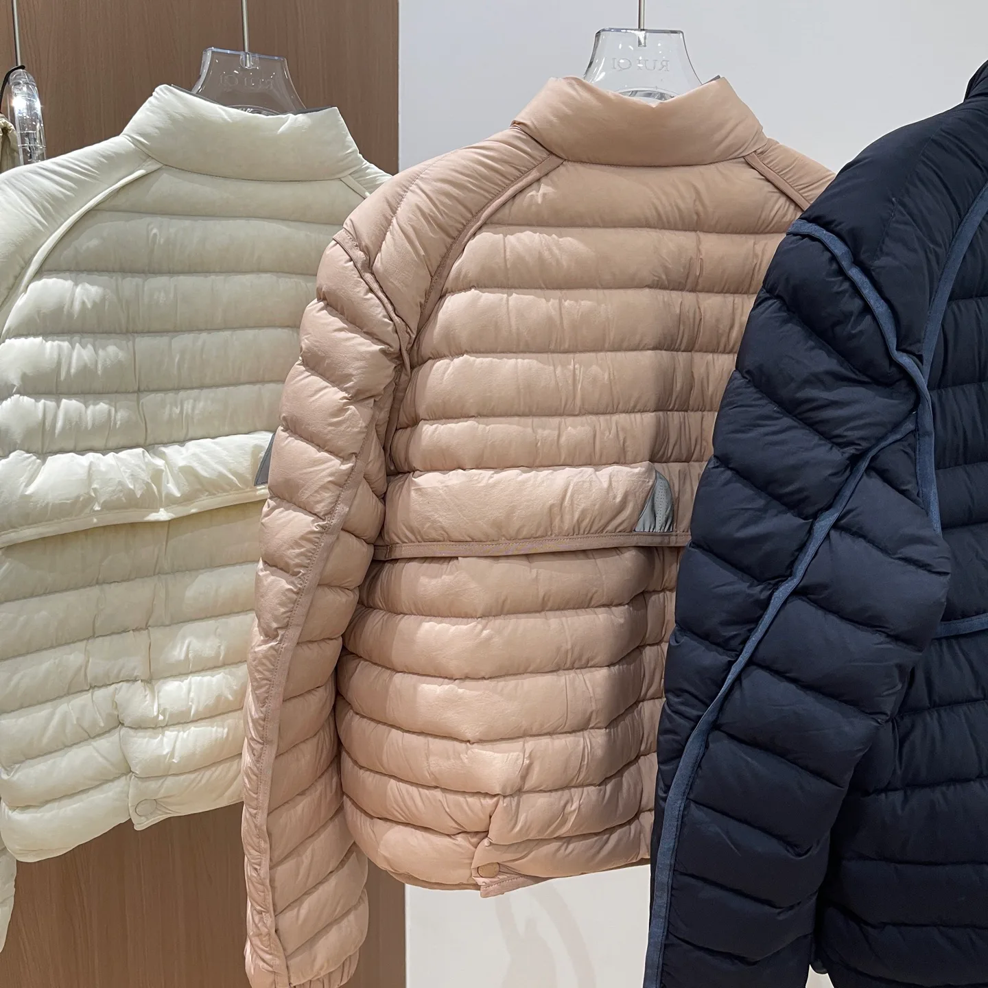 Куртки И Пуховики Женские Moncler 18710190