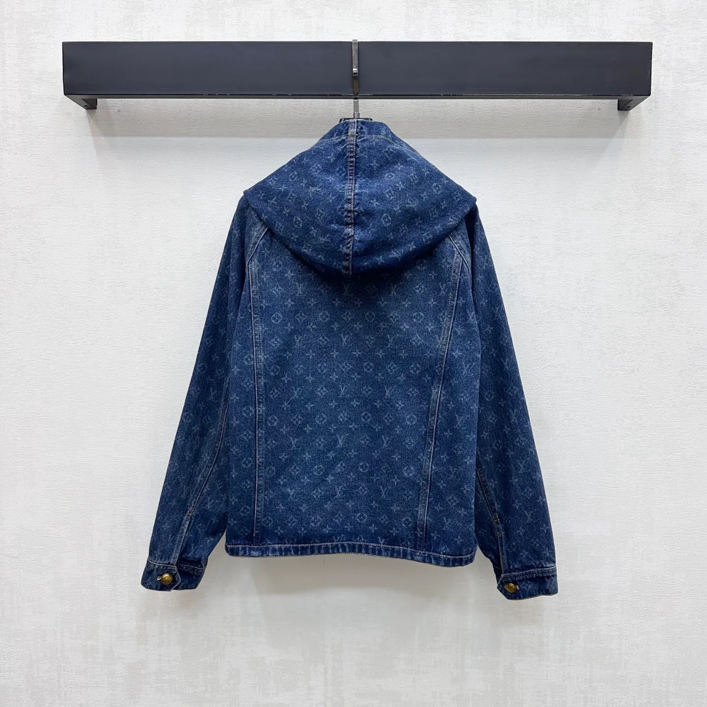 Куртки И Пуховики Женские Louis Vuitton 18328050