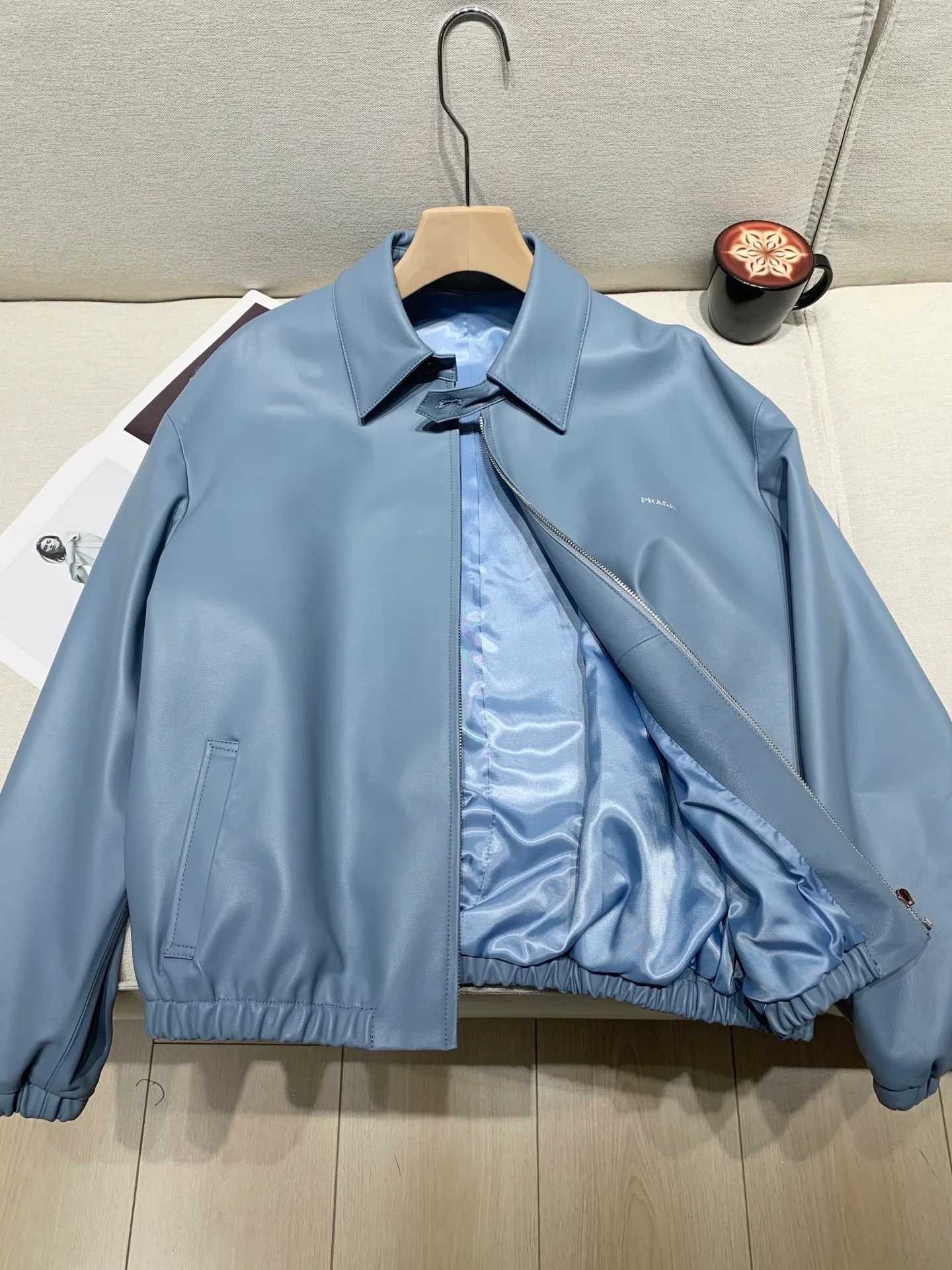 Кожаные Куртки И Дублёнки Женские Prada 5774620