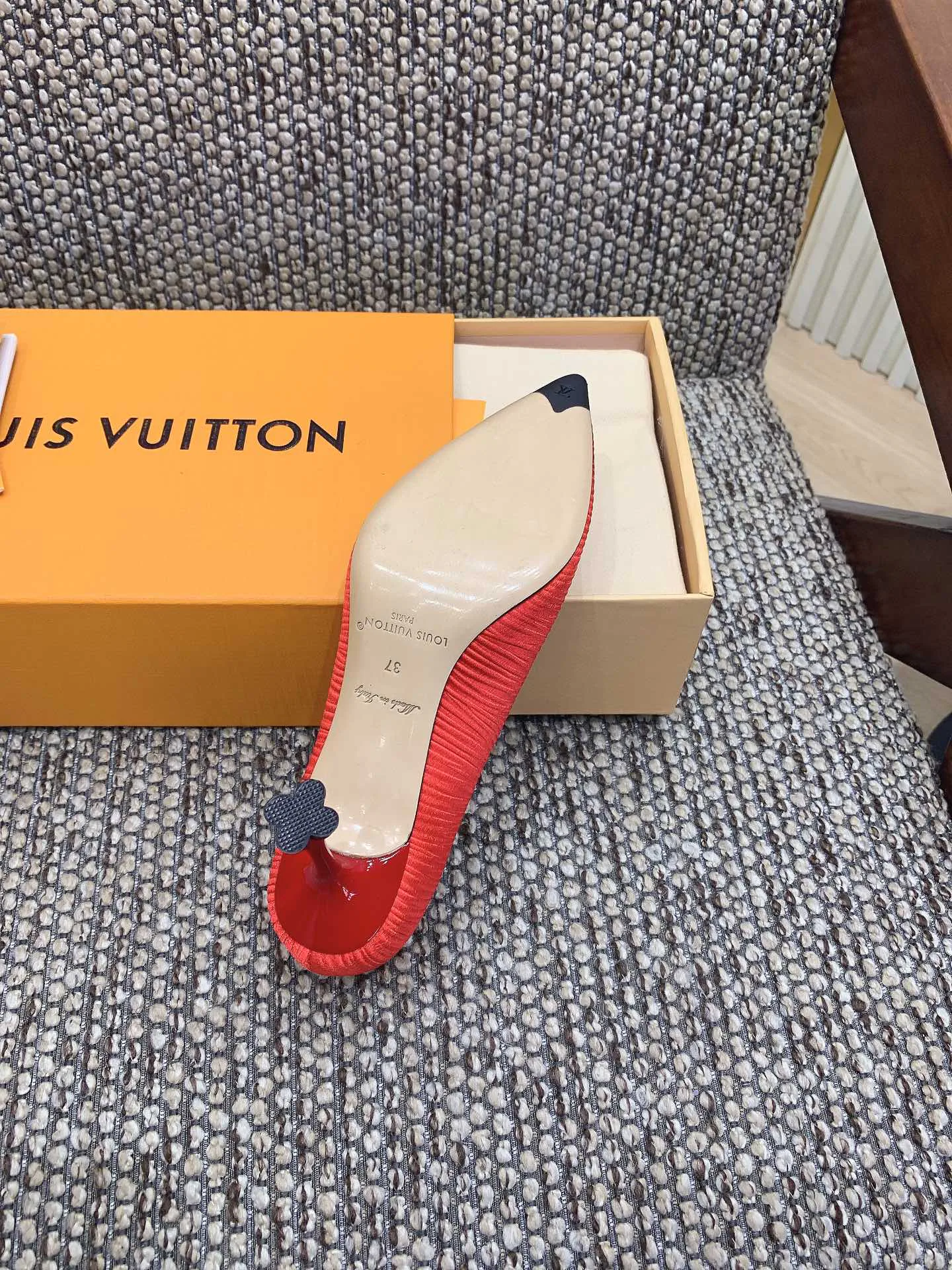 Туфли Женские Louis Vuitton 18365661