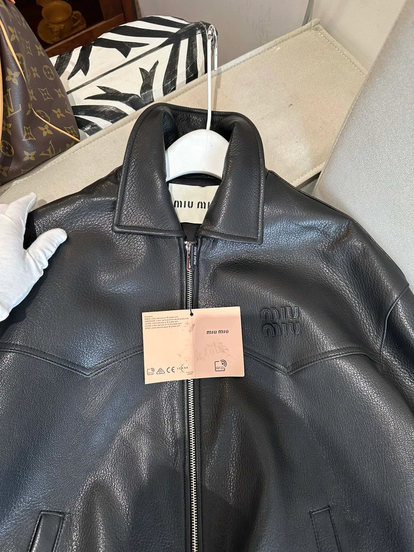 Кожаные Куртки И Дублёнки Женские Miu Miu 11625030