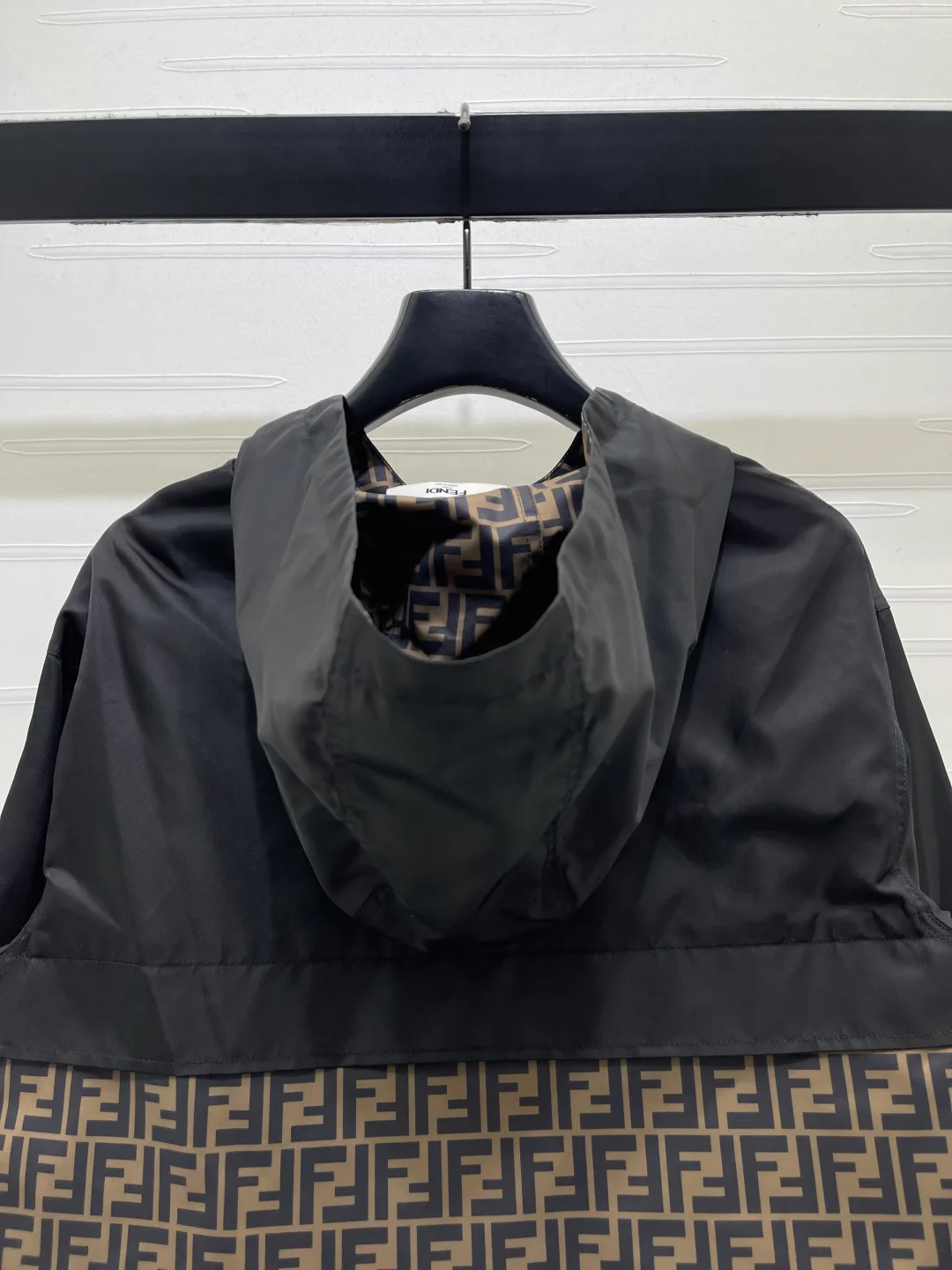 Куртки И Пуховики Женские Fendi 18757429
