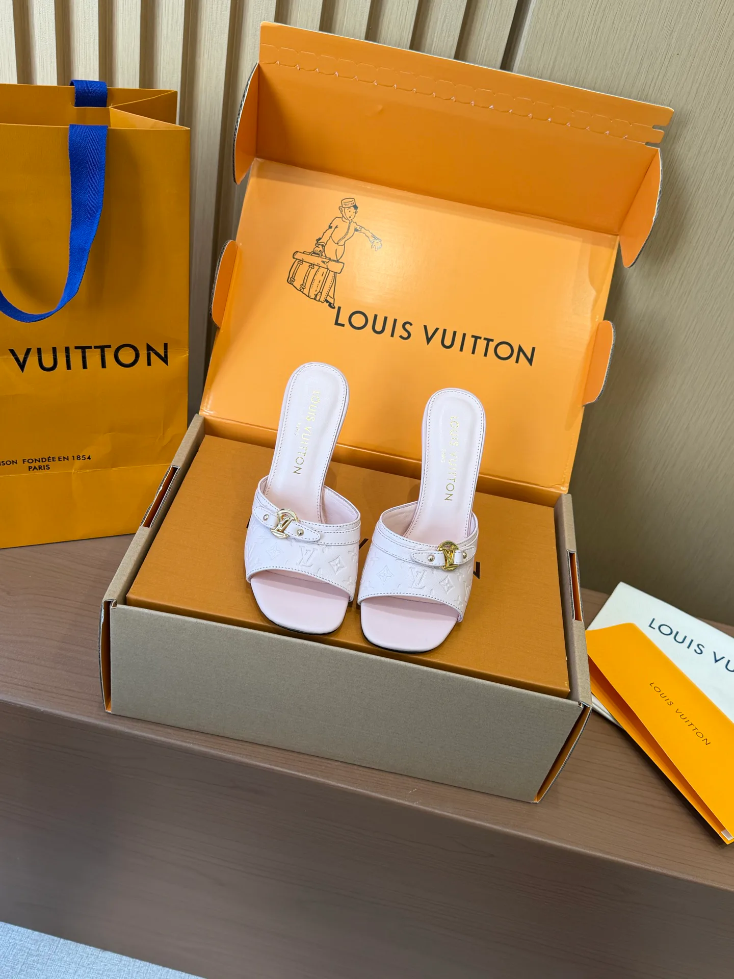 Босоножки Женские Louis Vuitton 796124