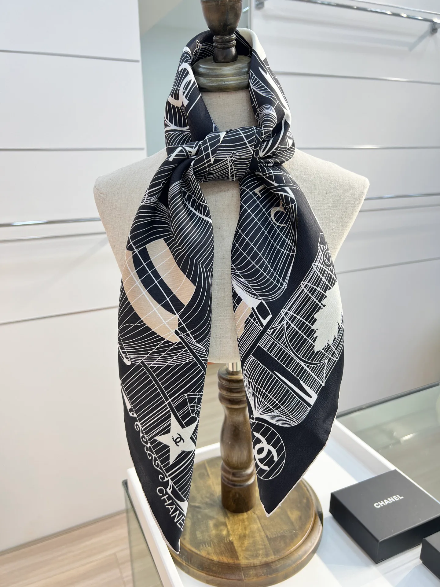 Шарфы Chanel 11664145