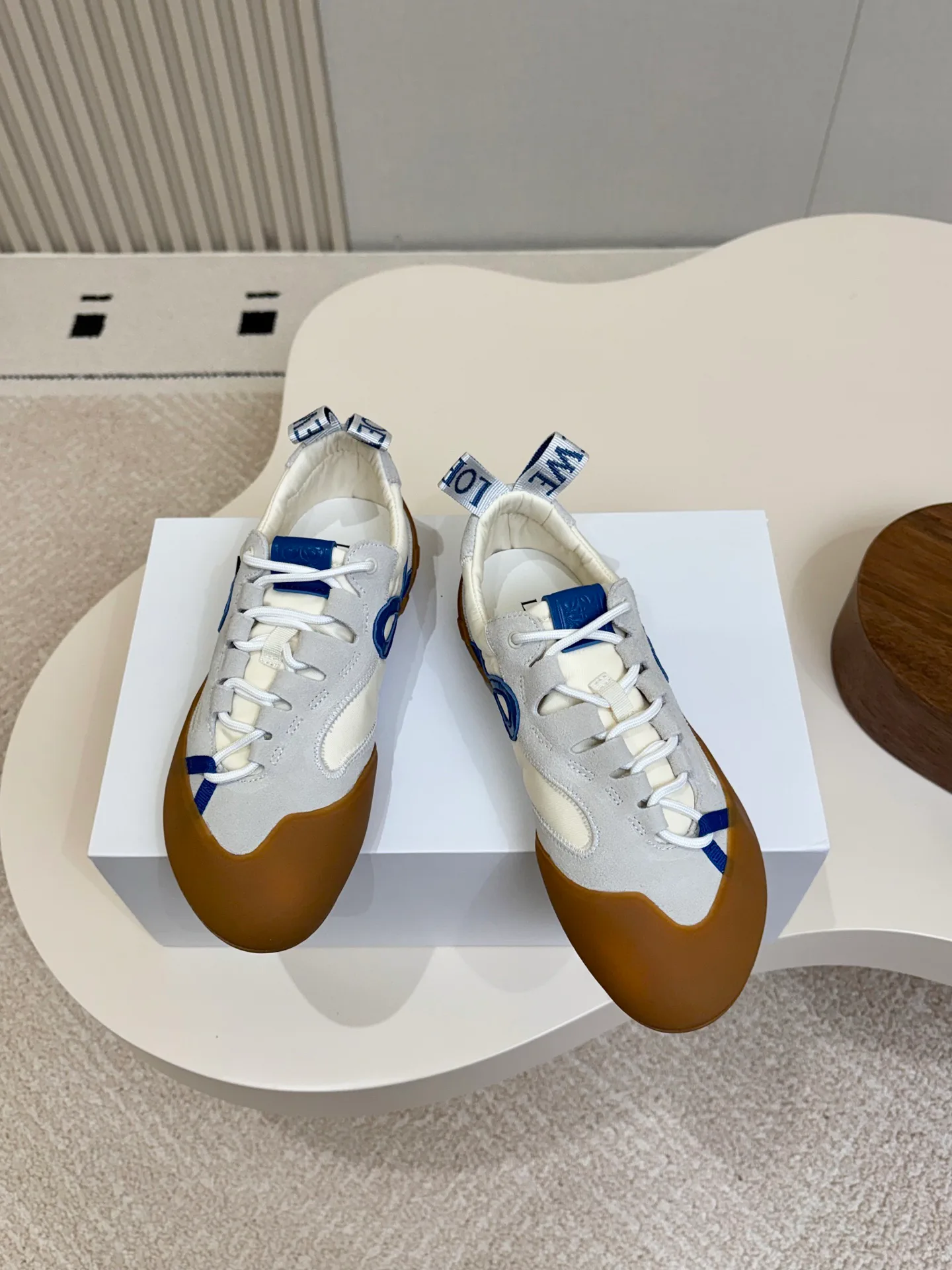Кроссовки Женские Loewe 17902774