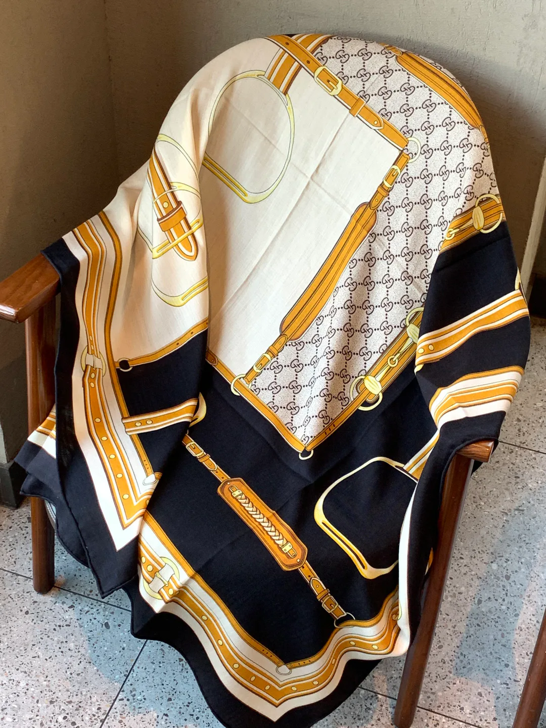 Платки Gucci 1036404