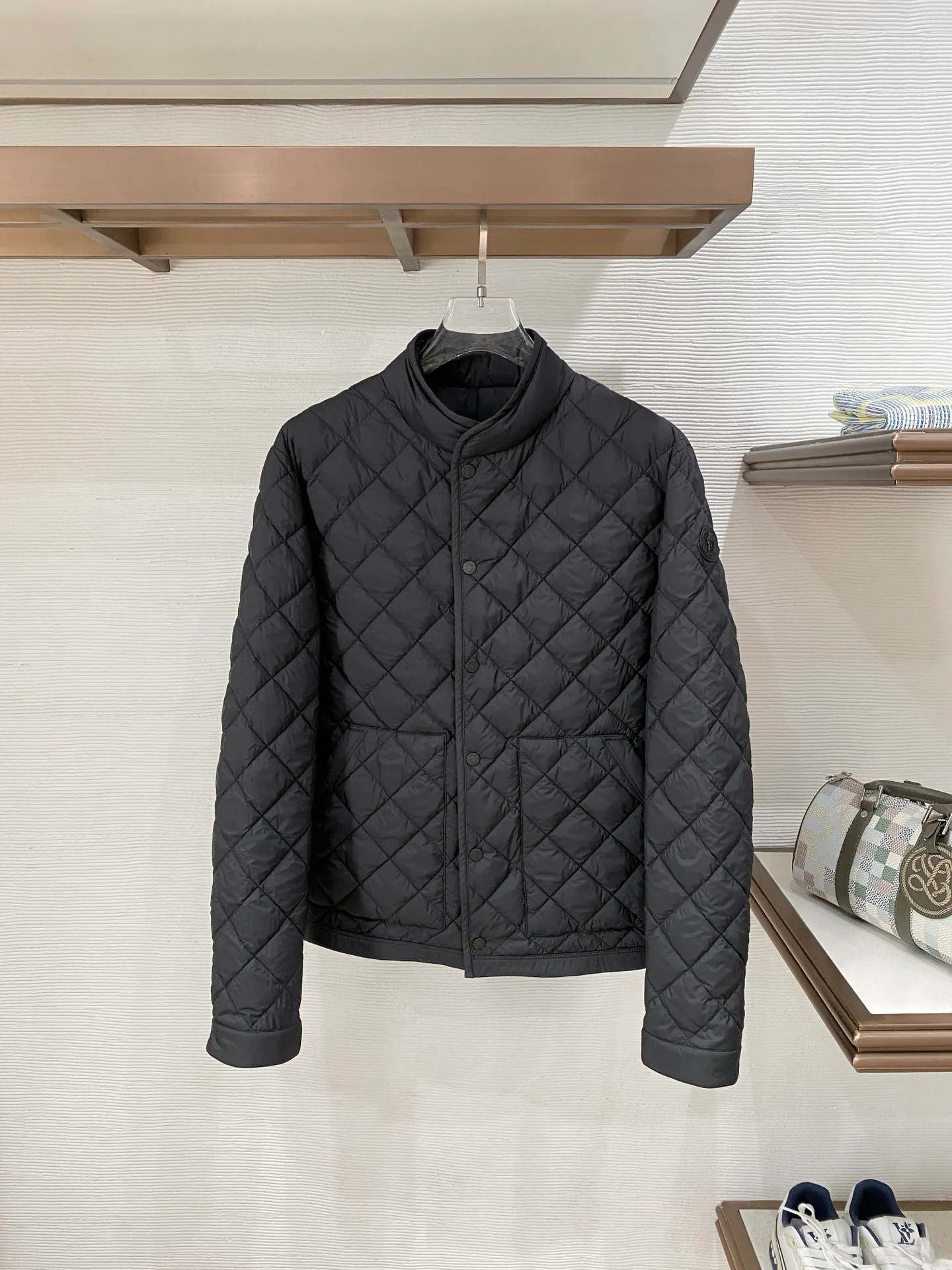 Куртки И Пуховики Мужские Moncler 17930636