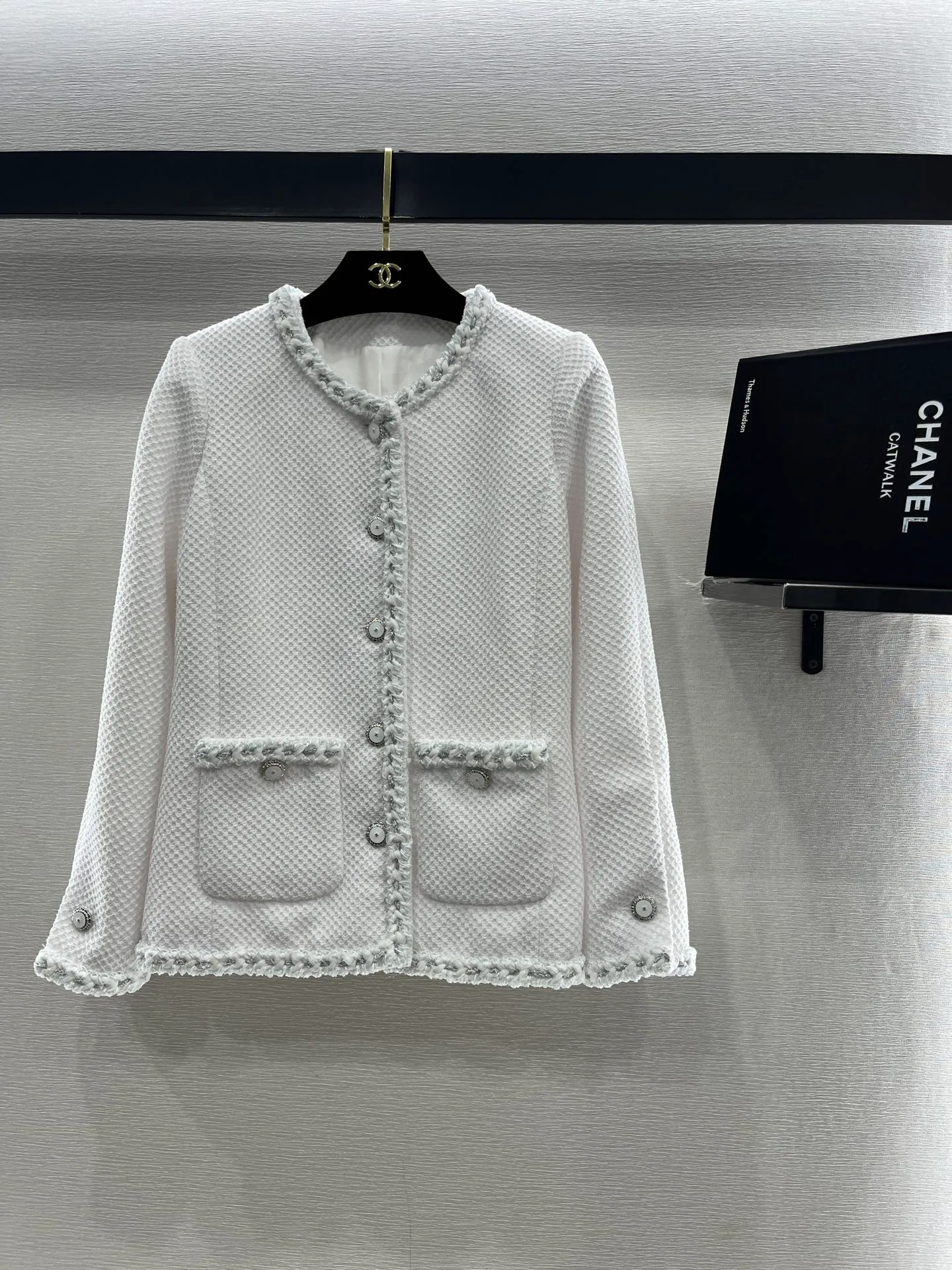 Куртки И Пуховики Женские Chanel 1137378