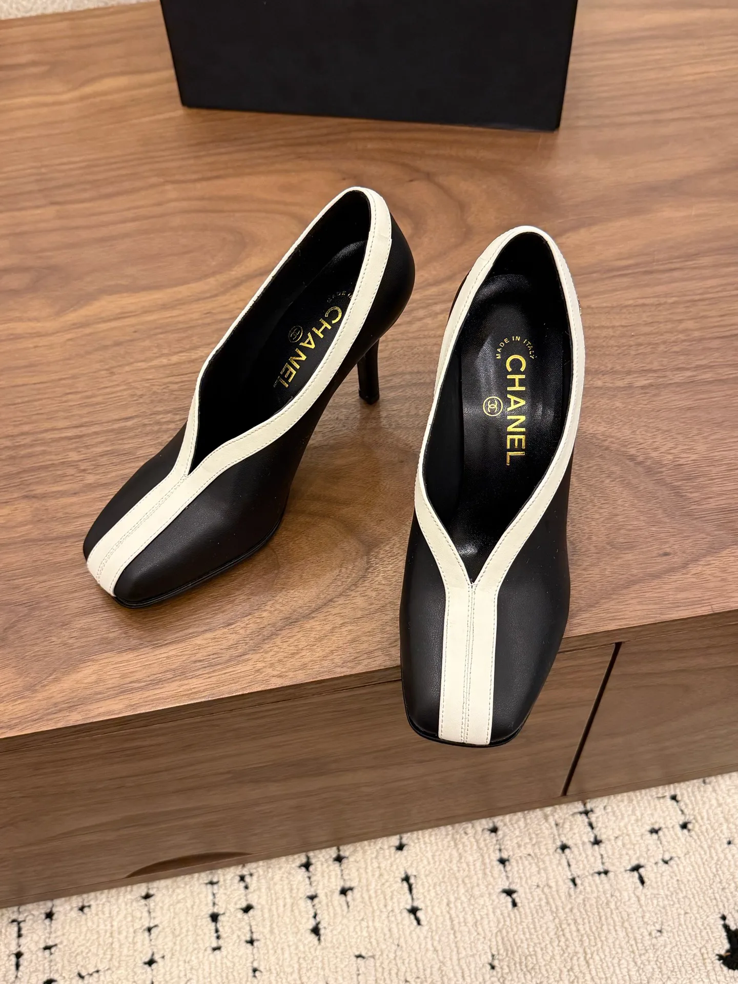 Туфли Женские Chanel 18275686