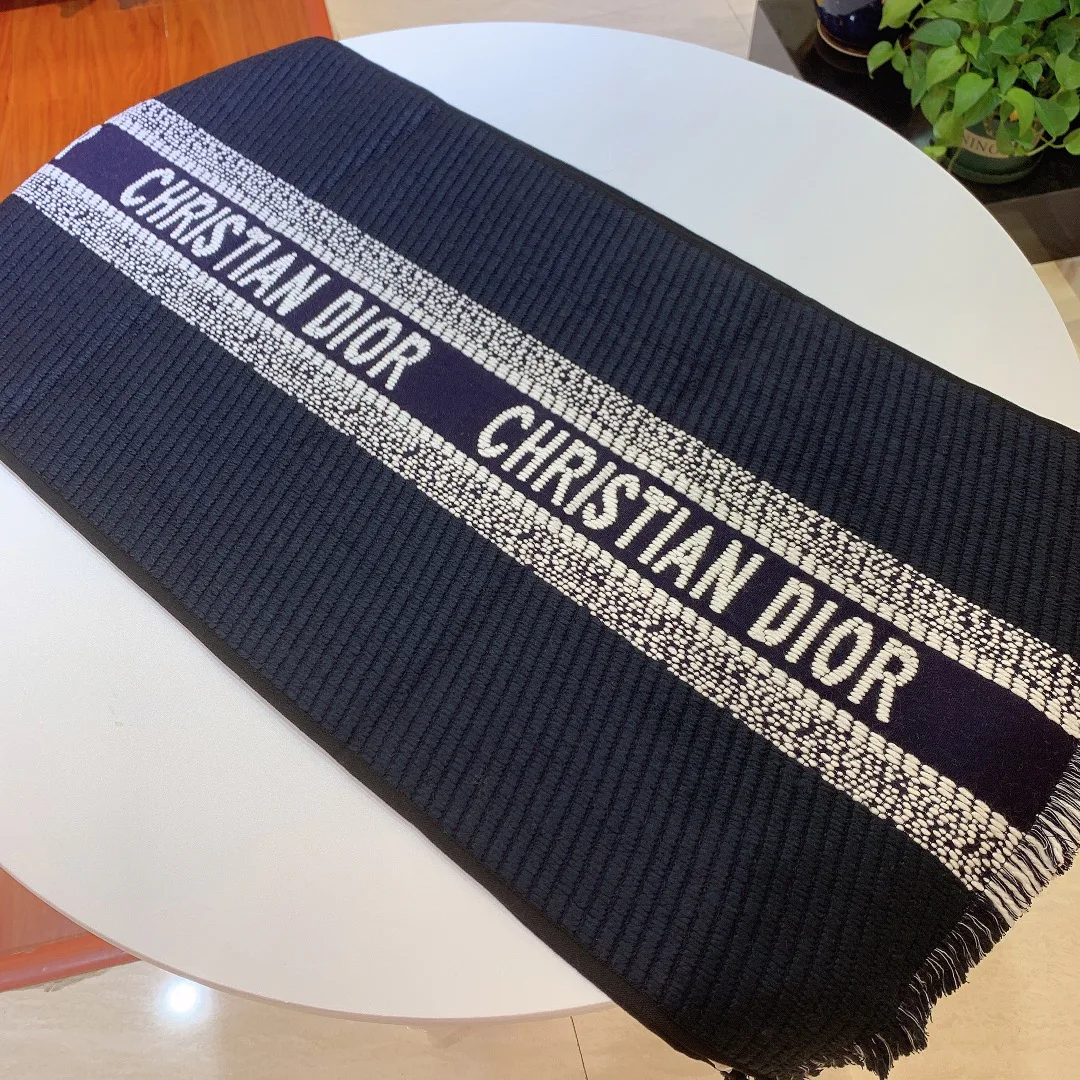 Шарфы Christian Dior 18595741