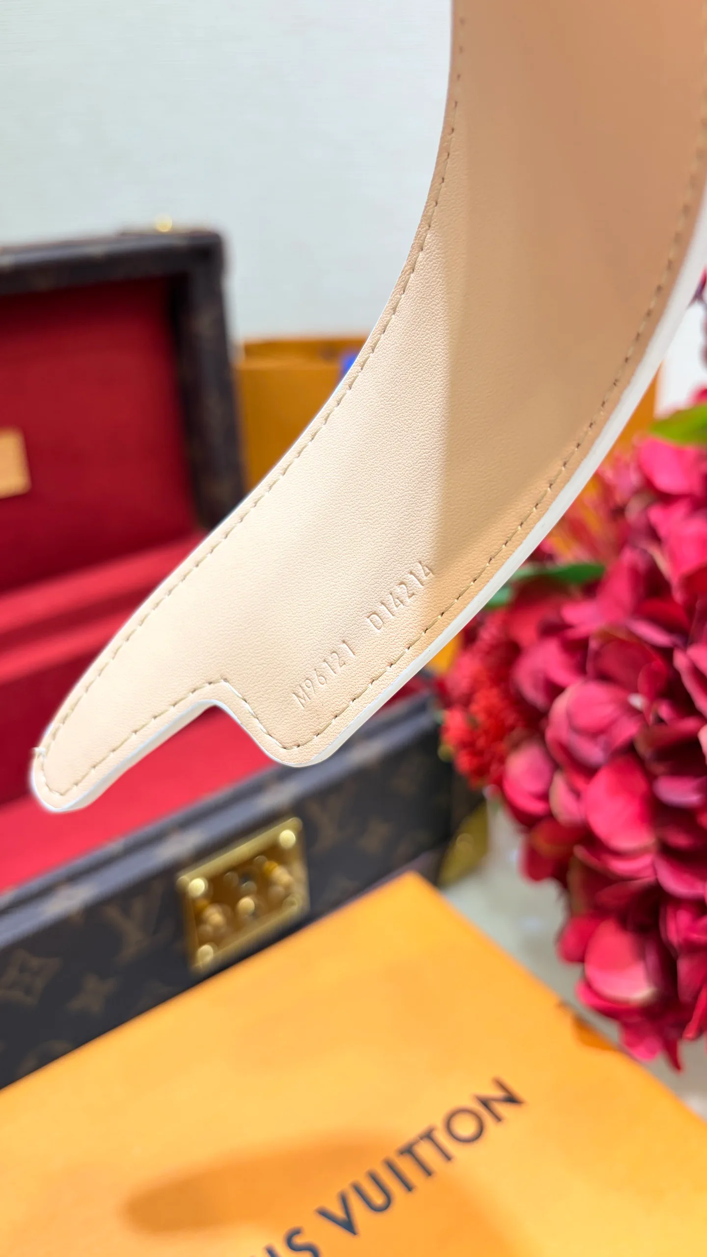 Головные Уборы Louis Vuitton 18202156