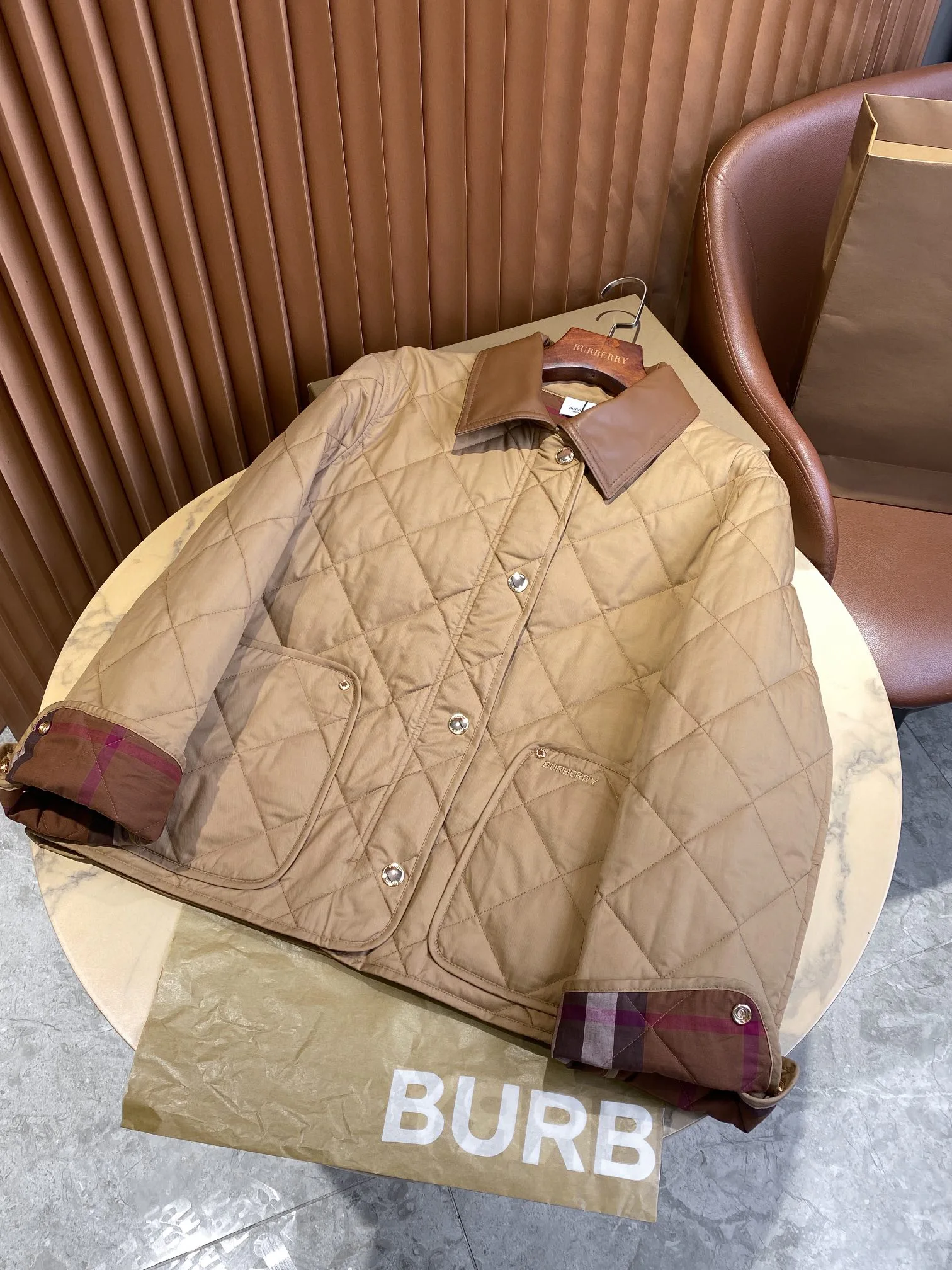 Куртки И Пуховики Женские Burberry 17998761