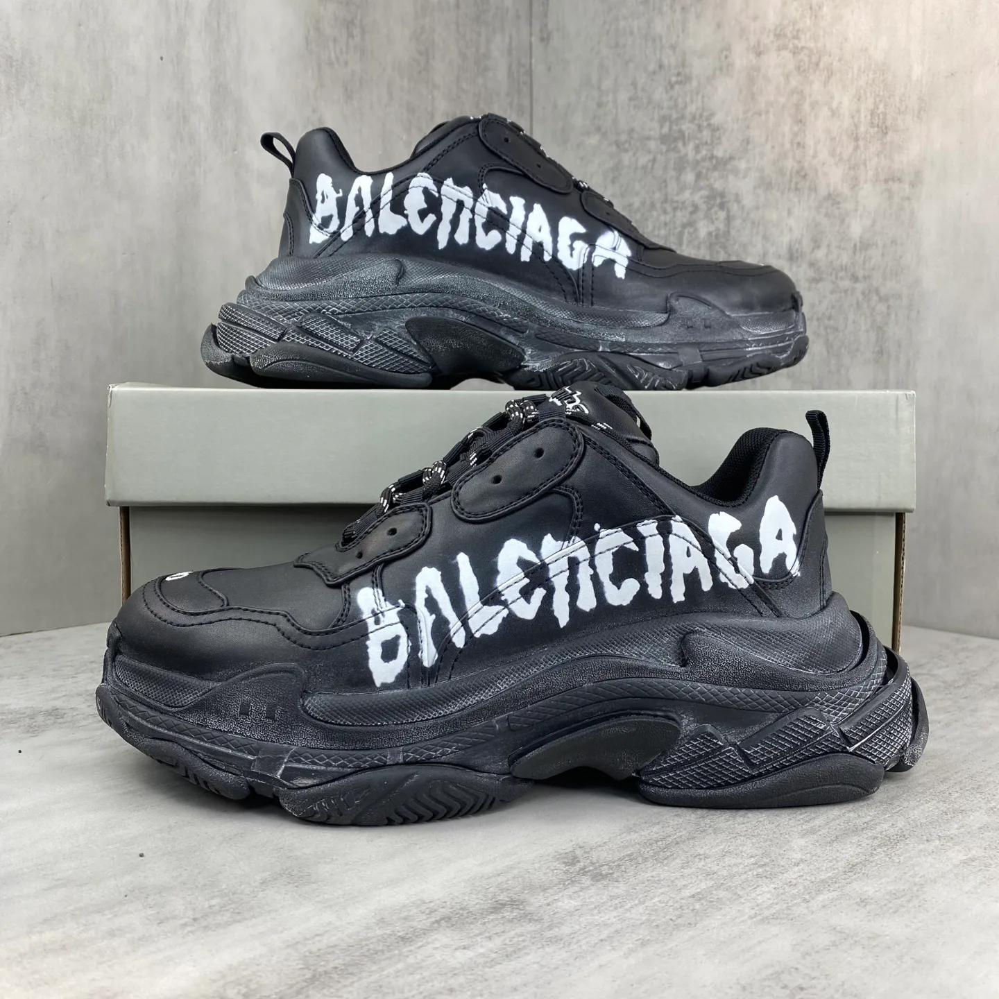 Кроссовки Женские Balenciaga 11216247