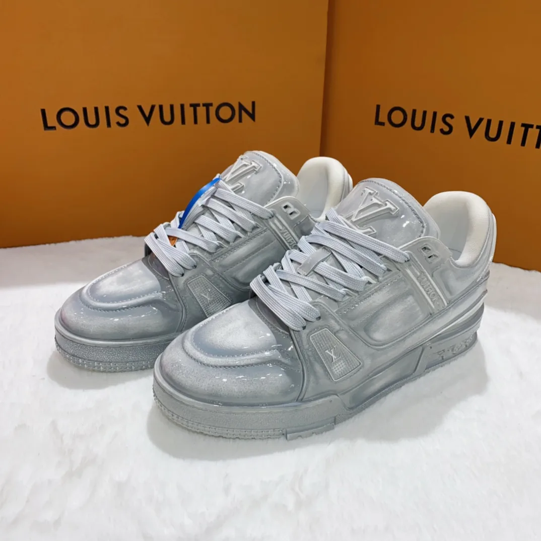 Кроссовки Женские Louis Vuitton 11707355