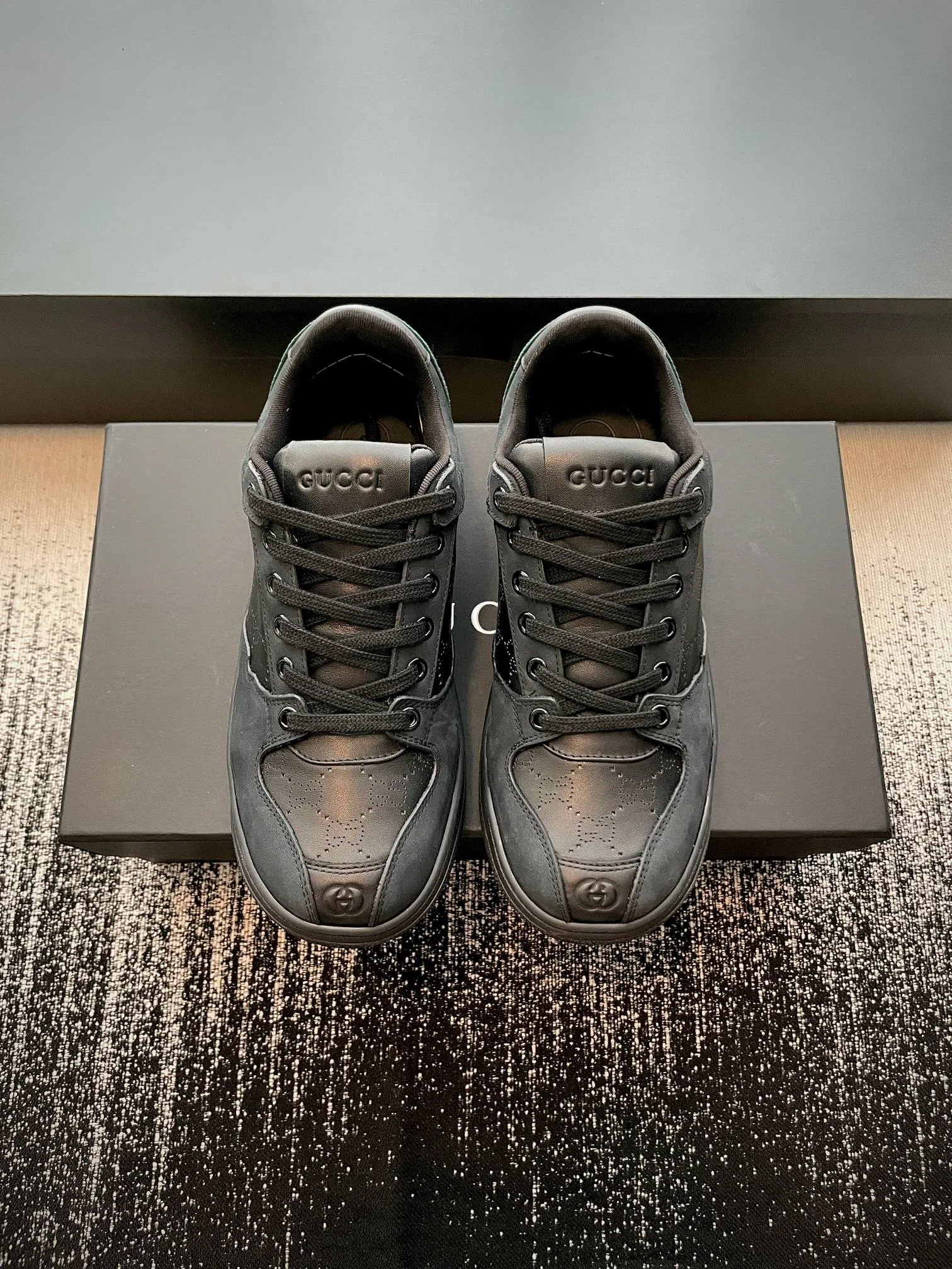 Кроссовки Женские Gucci 18447988