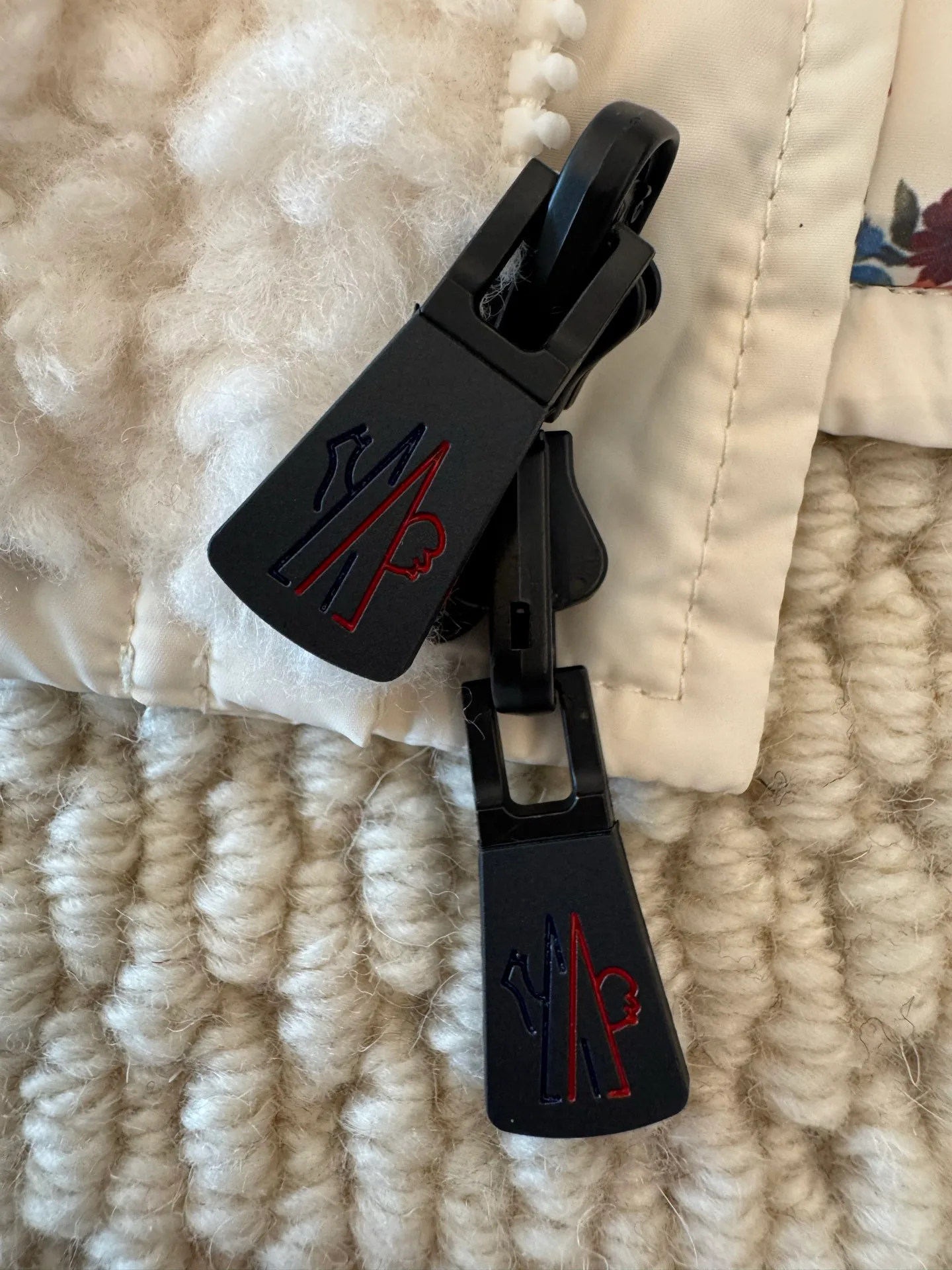 Куртки И Пуховики Женские Moncler 20137937