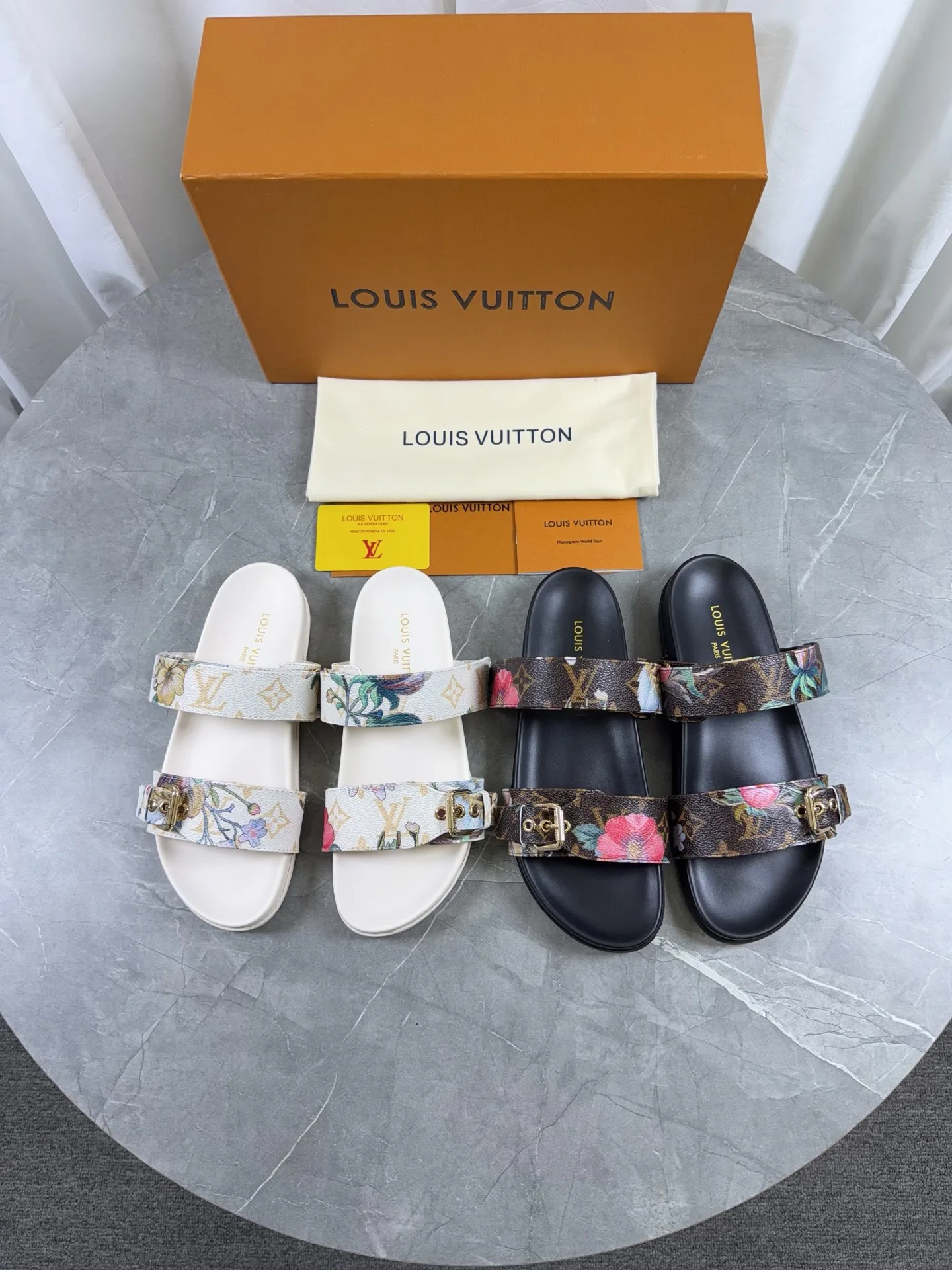 Шлепанцы Женские Louis Vuitton 17968791