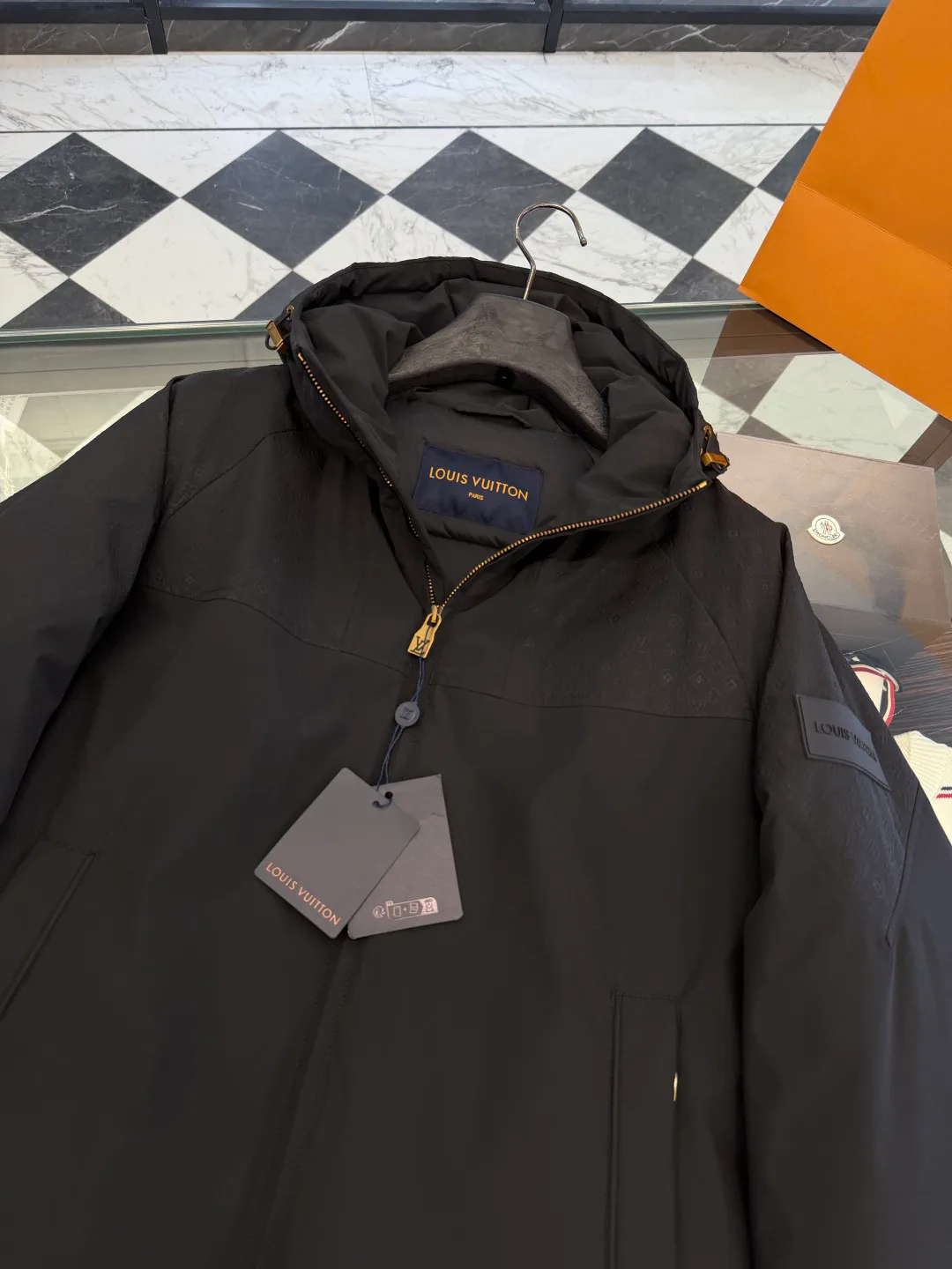 Куртки И Пуховики Женские Louis Vuitton 18007716