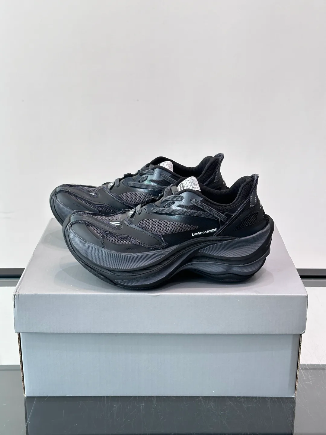Кроссовки Женские Balenciaga 17634158