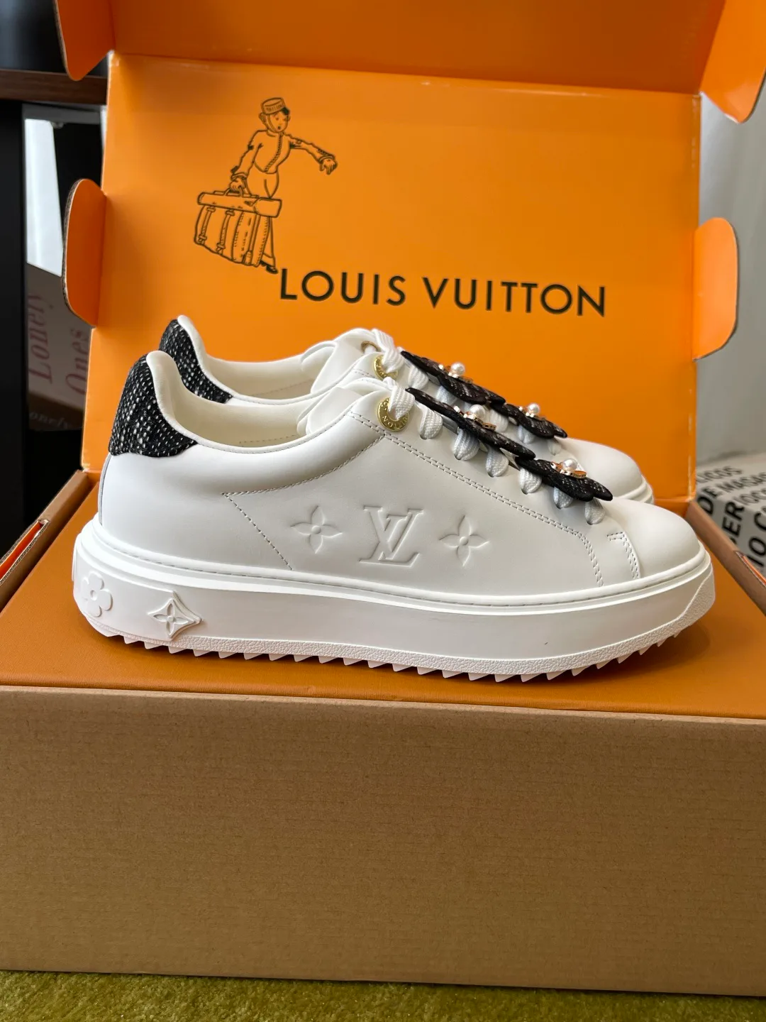 Кроссовки Женские Louis Vuitton 19002720