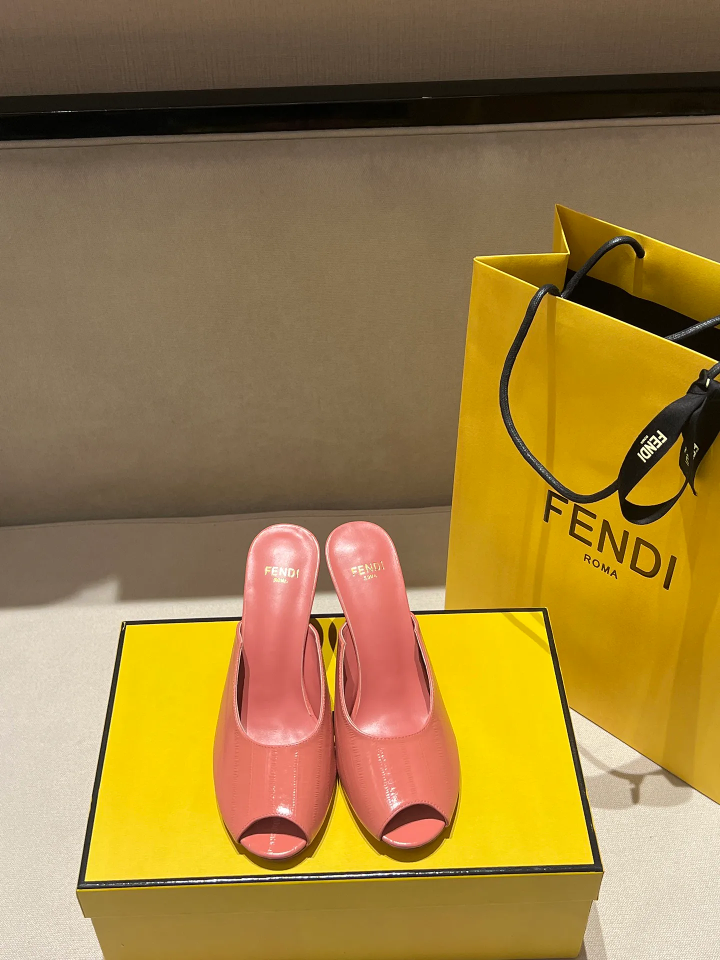 Босоножки Женские Fendi 1025305