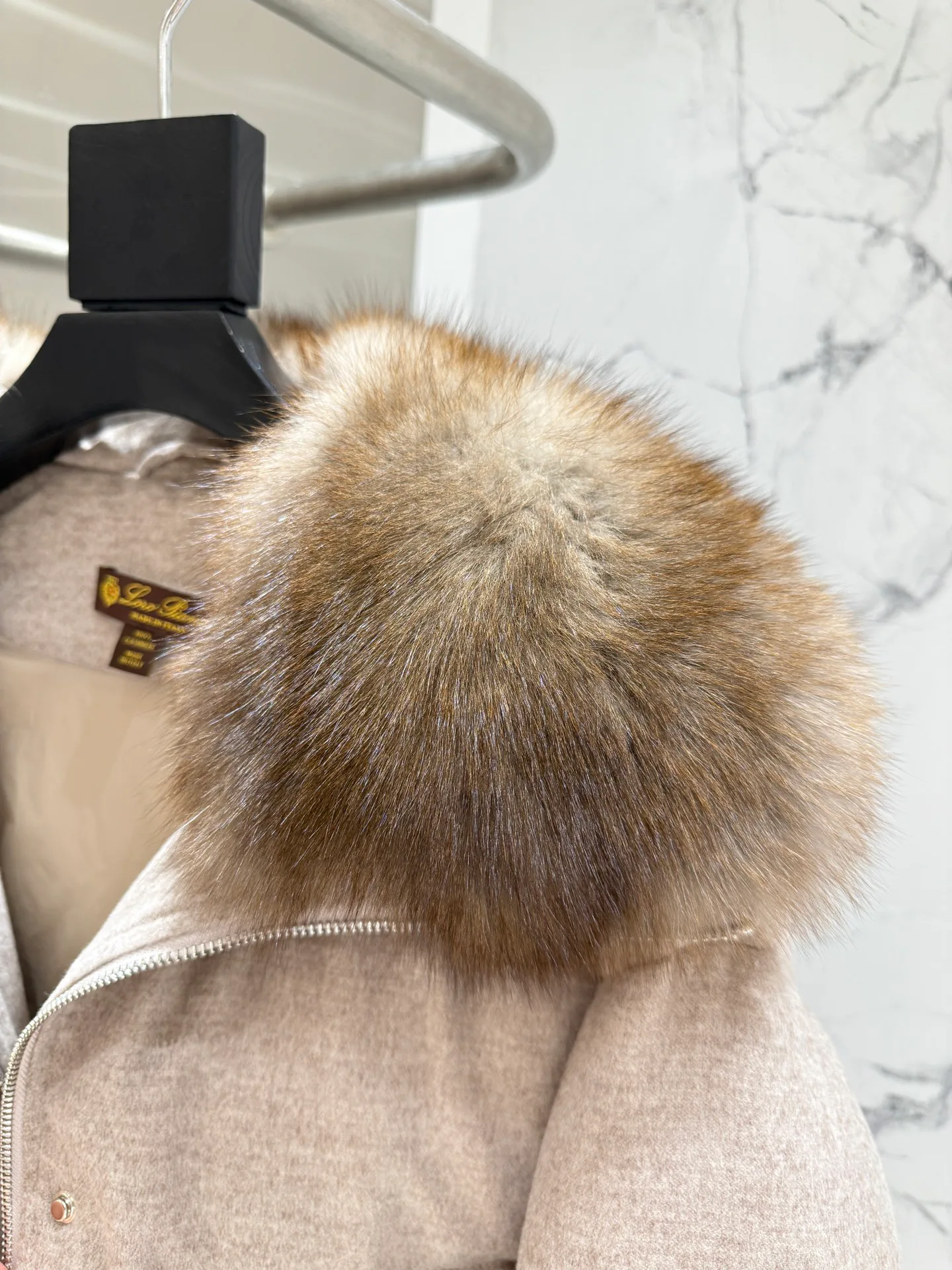 Куртки И Пуховики Женские Loro Piana 18593043