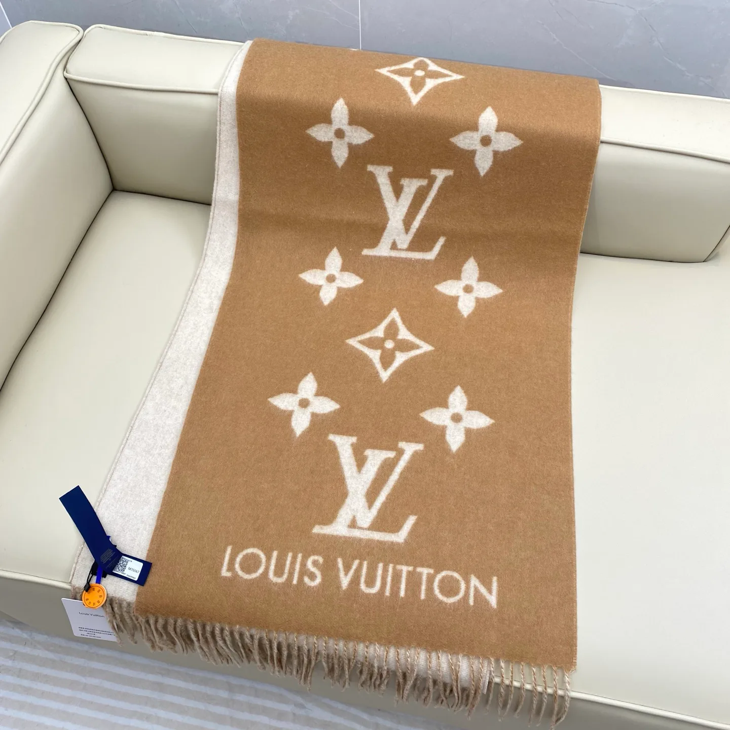 Шарфы Louis Vuitton 18105570