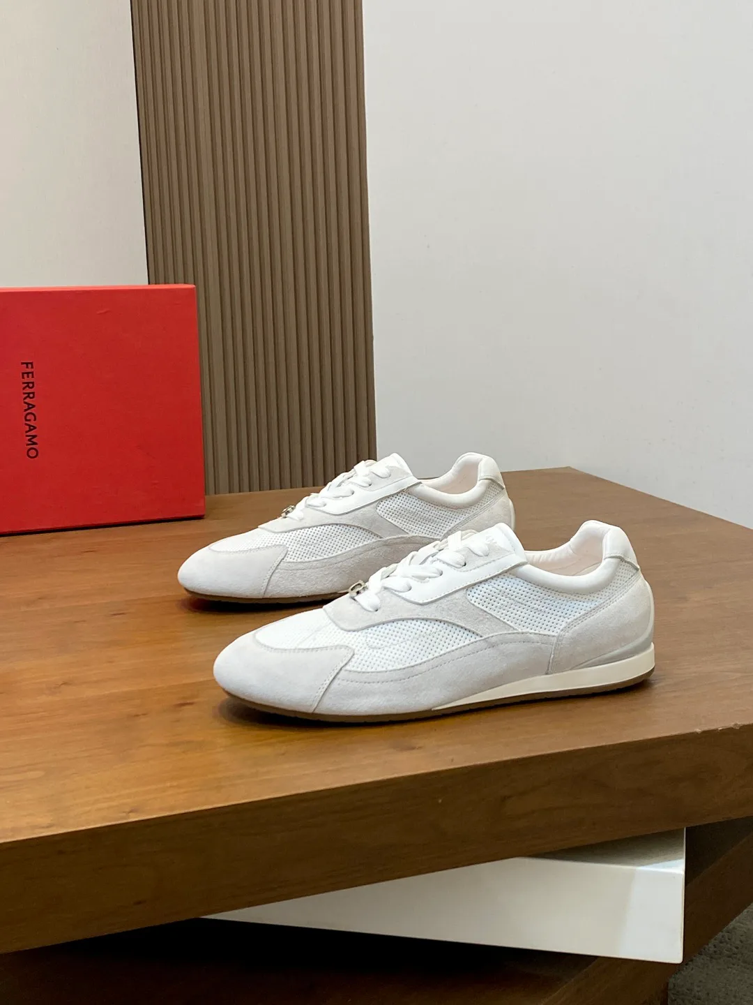 Кроссовки Мужские Salvatore Ferragamo 18274574