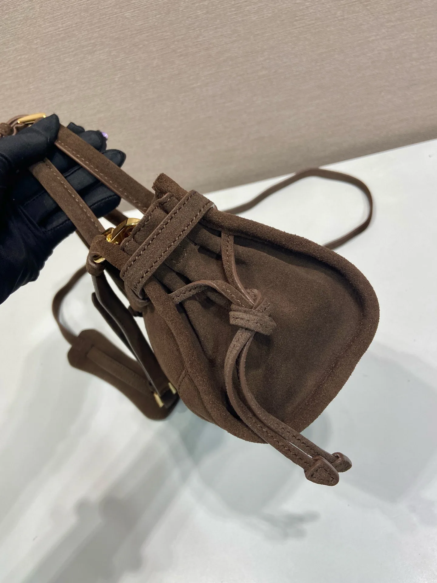 Классические Сумки Женские Prada 18237648