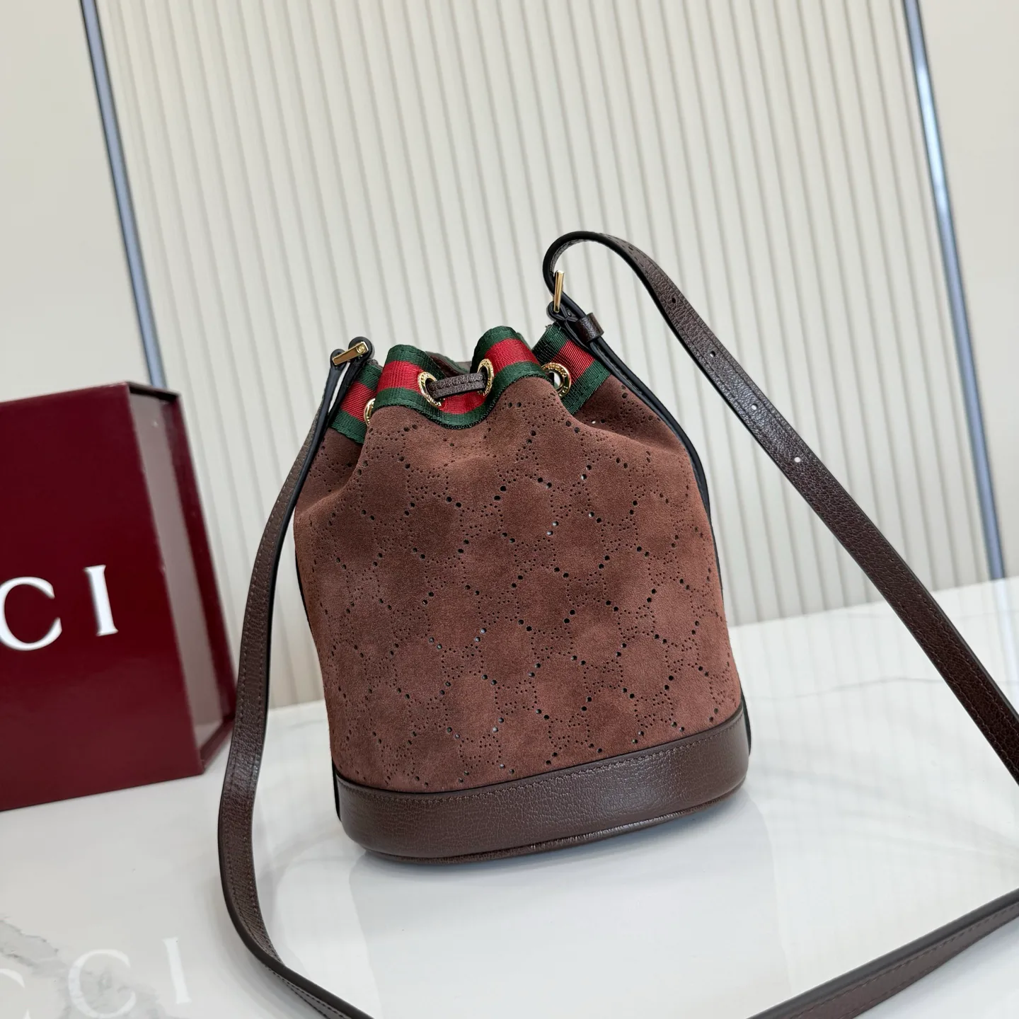 Классические Сумки Женские Gucci 18210733