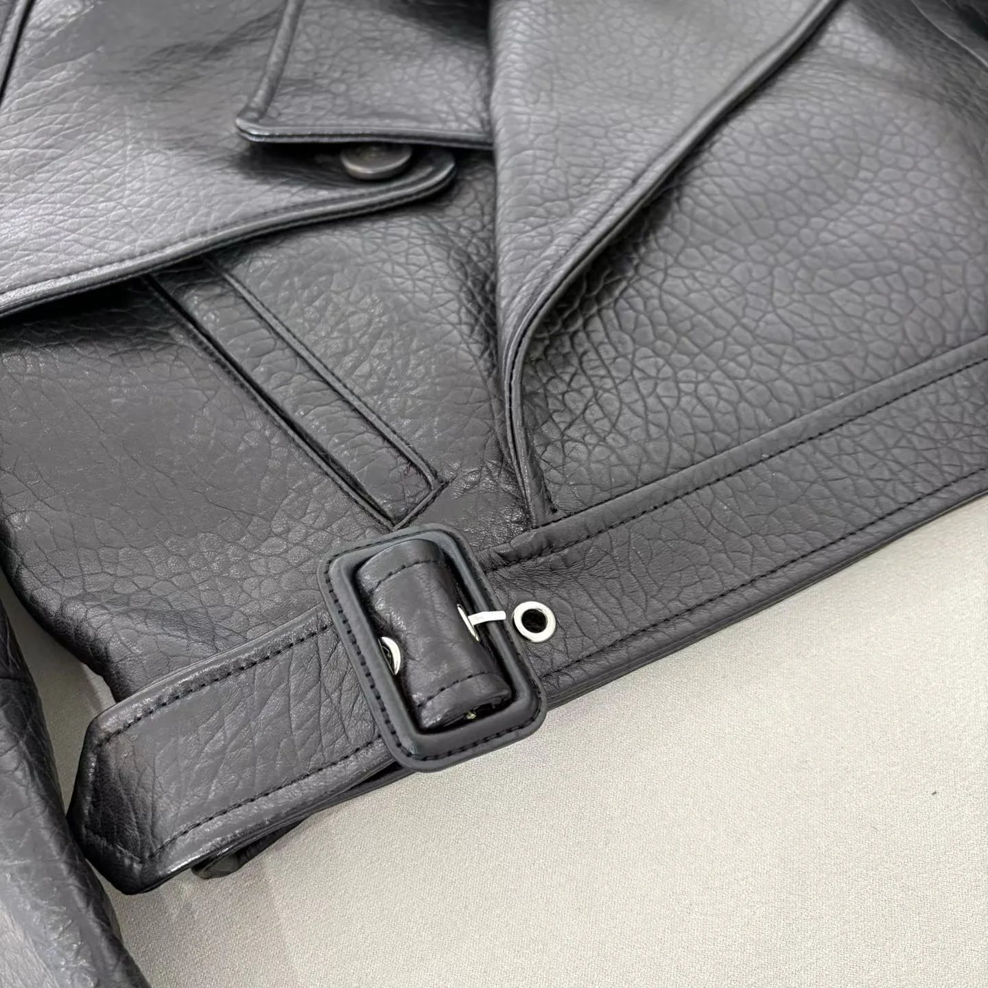Кожаные Куртки И Дублёнки Женские Saint Laurent 17935803