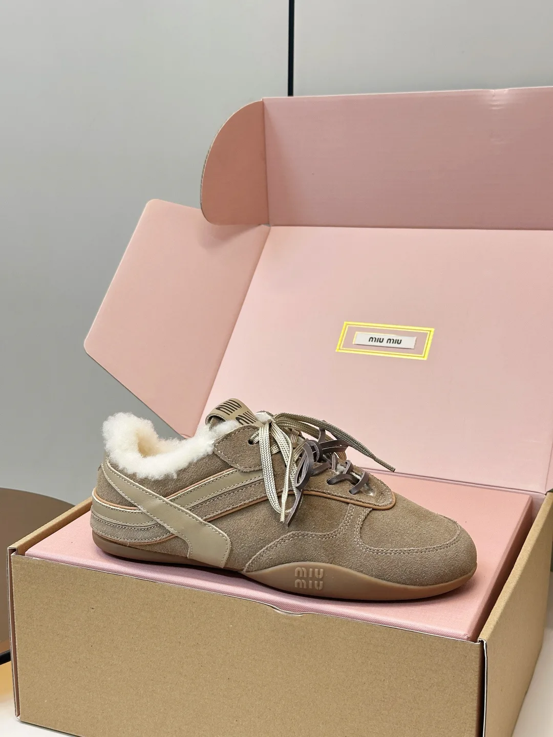 Кроссовки Женские Miu Miu 18164564