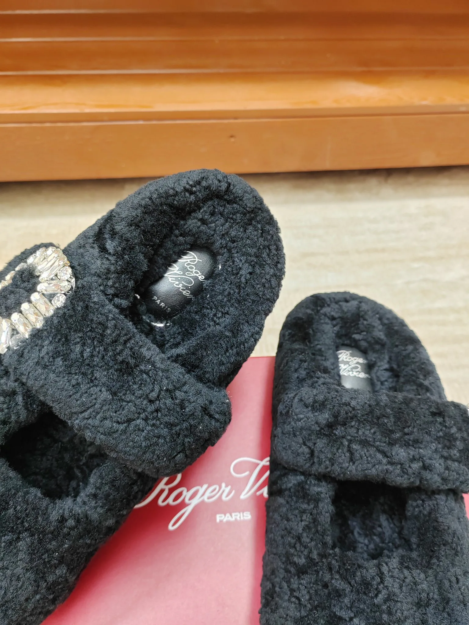 Тапочки Женские Roger Vivier 17852284
