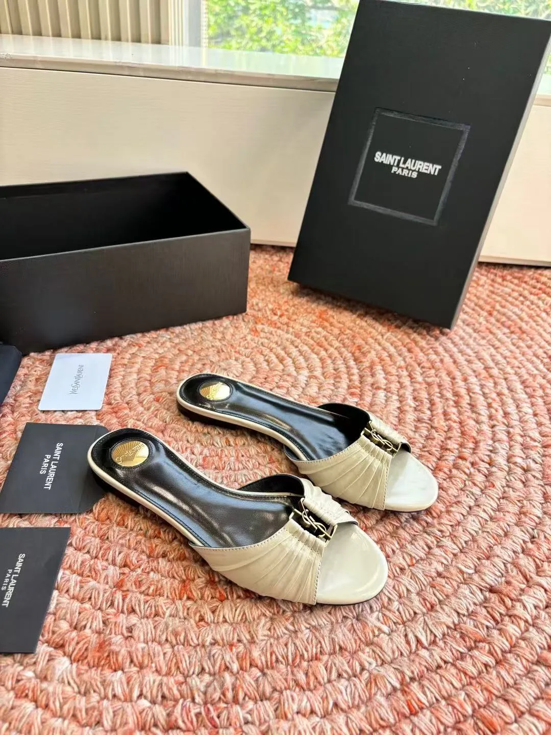 Шлепанцы Женские Saint Laurent 11755417