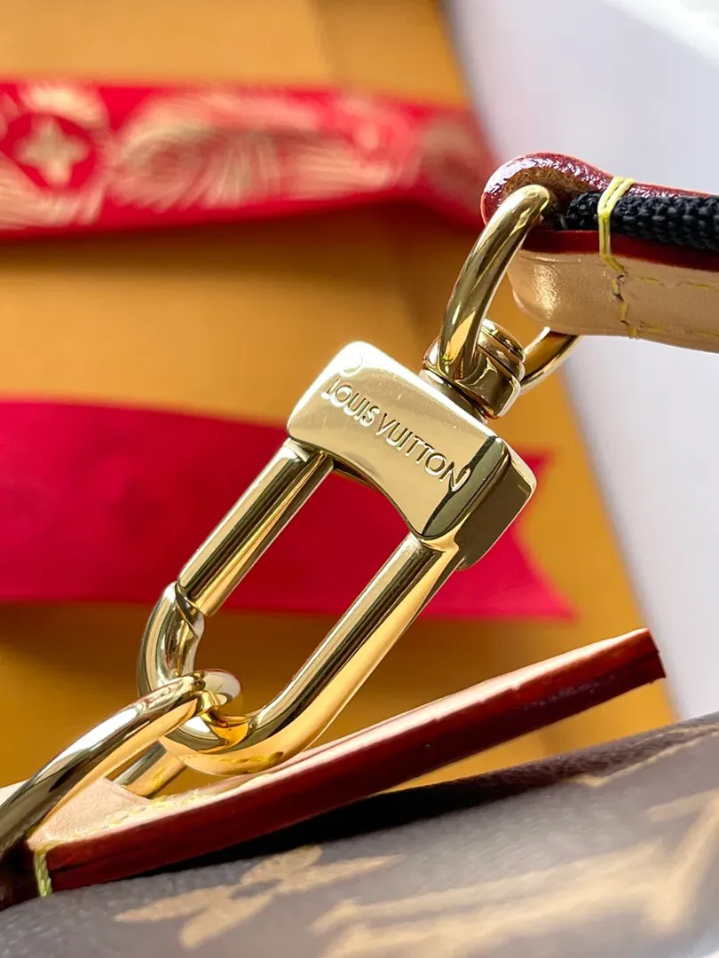 Сумки На Ремне Женские Louis Vuitton 30612