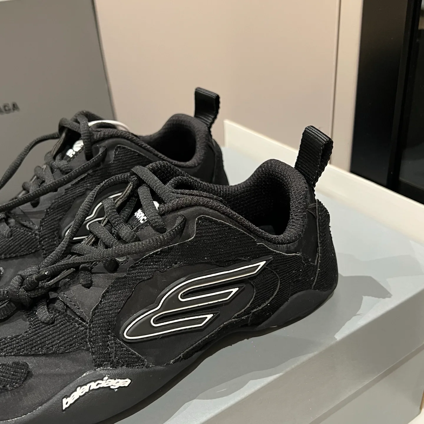 Кроссовки Женские Balenciaga 12948698