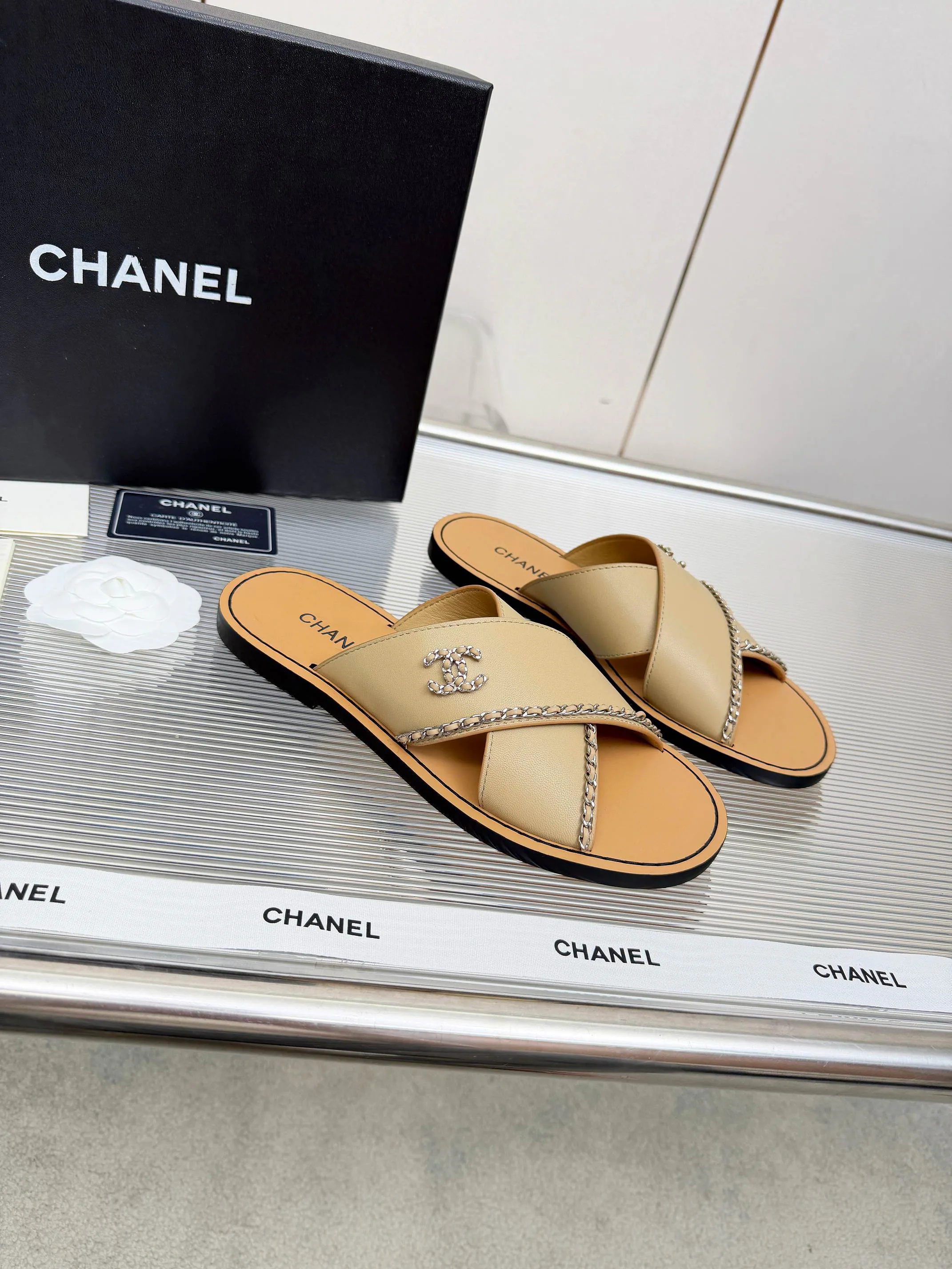 Шлепанцы Женские Chanel 11709181