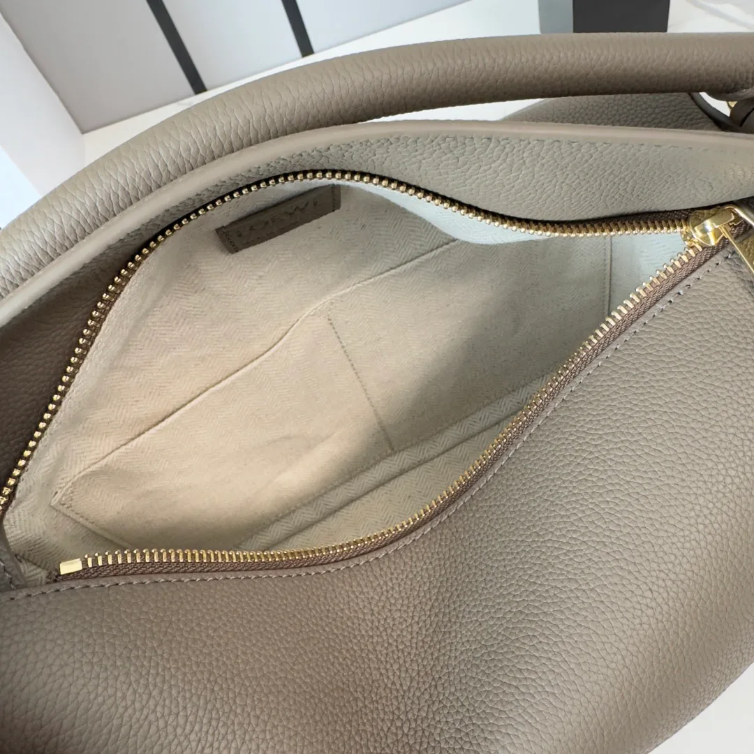 Классические Сумки Женские Loewe 11674679