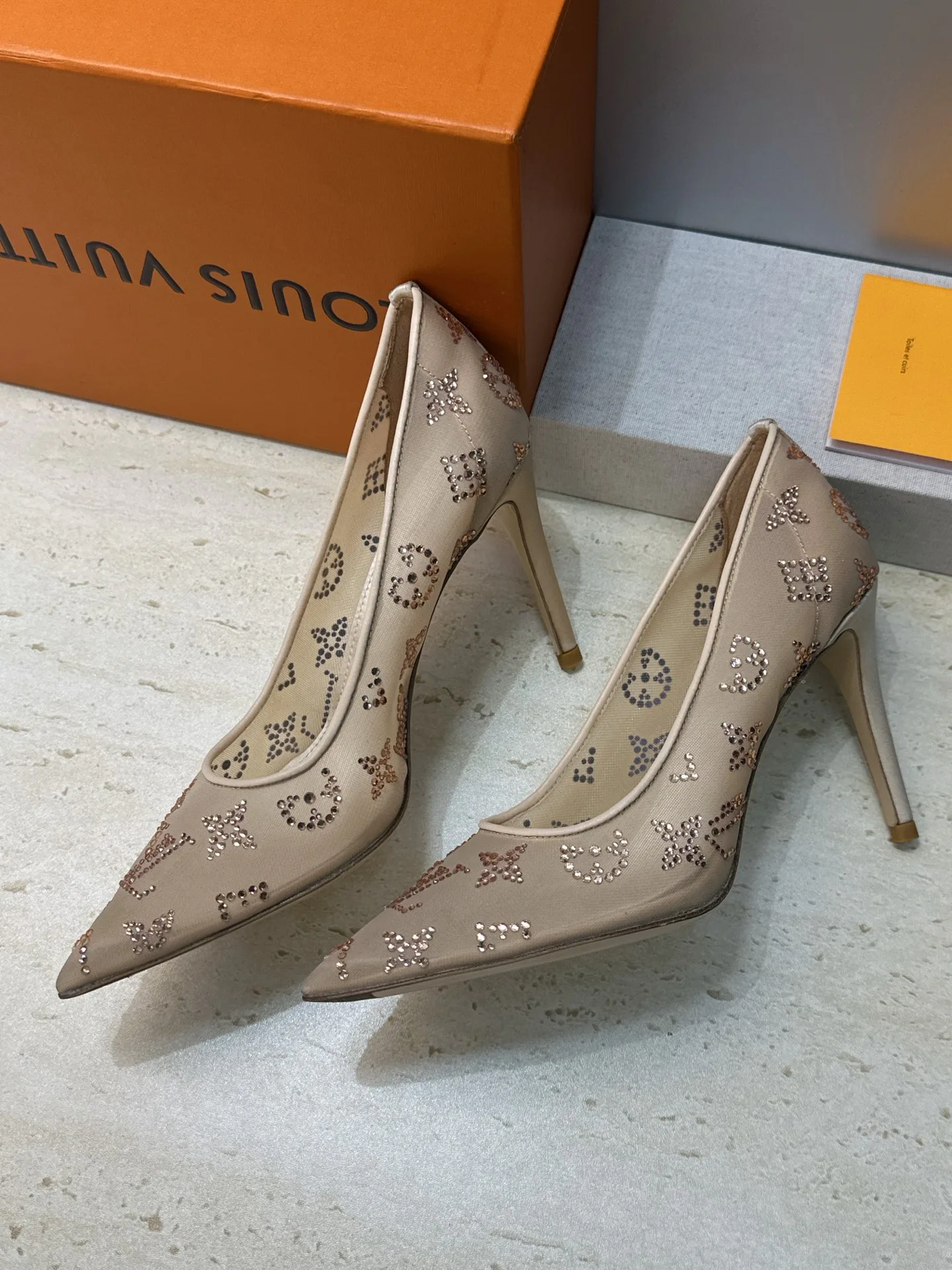 Туфли Женские Louis Vuitton 13346485