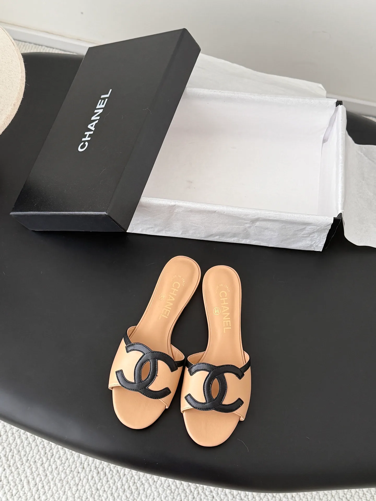 Шлепанцы Женские Chanel 11668894