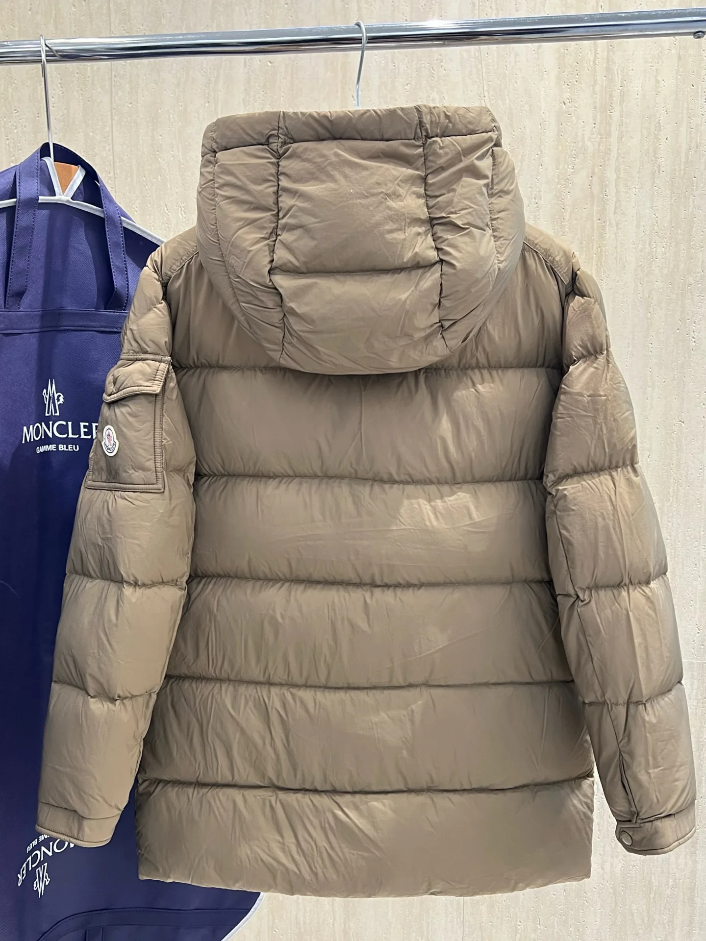Куртки И Пуховики Женские Moncler 18723400