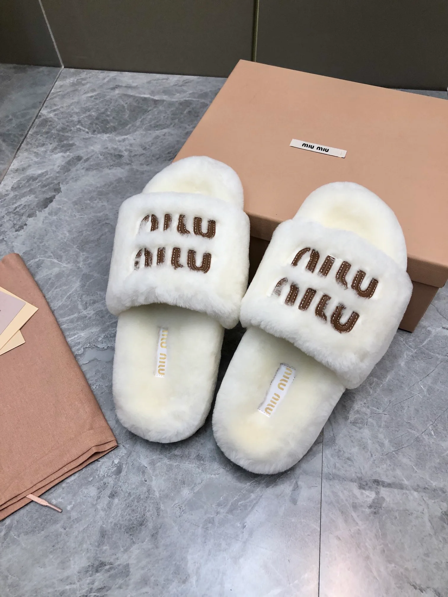 Тапочки Женские Miu Miu 18005820