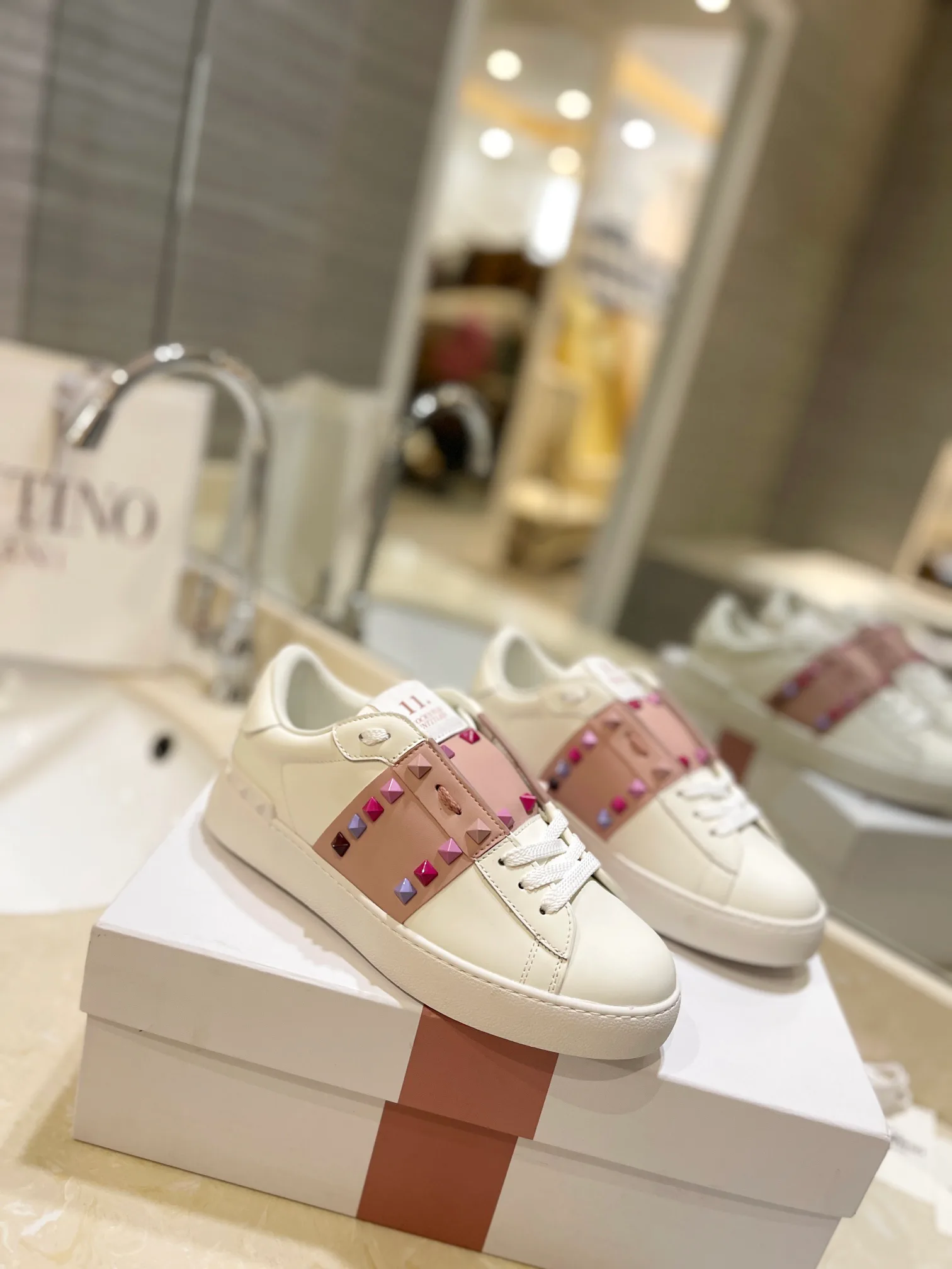 Кроссовки Женские Valentino 615585