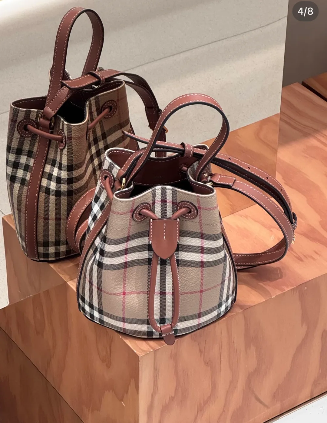 Классические Сумки Женские Burberry 11013023
