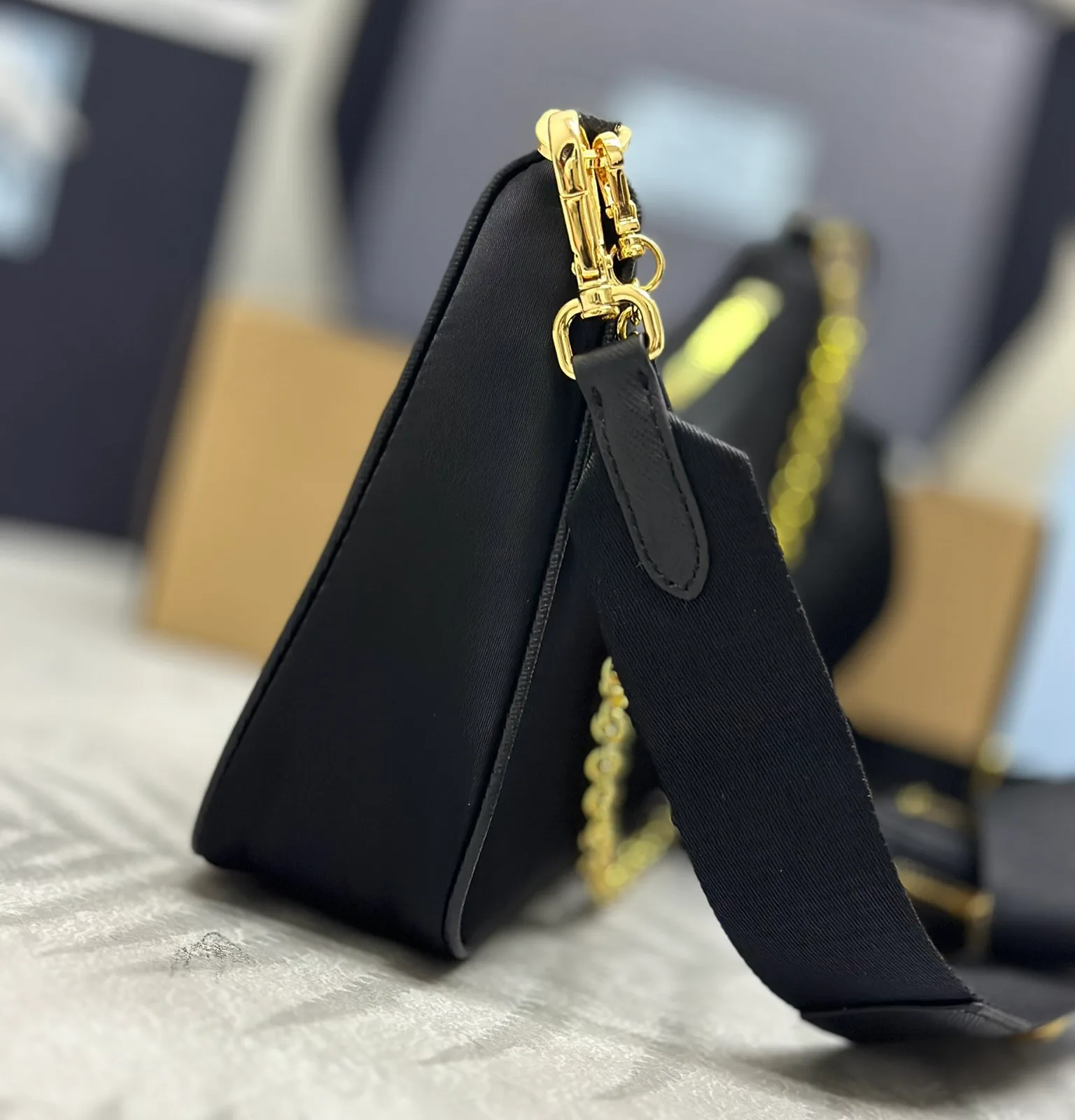 Сумки На Ремне Женские Prada 11627359