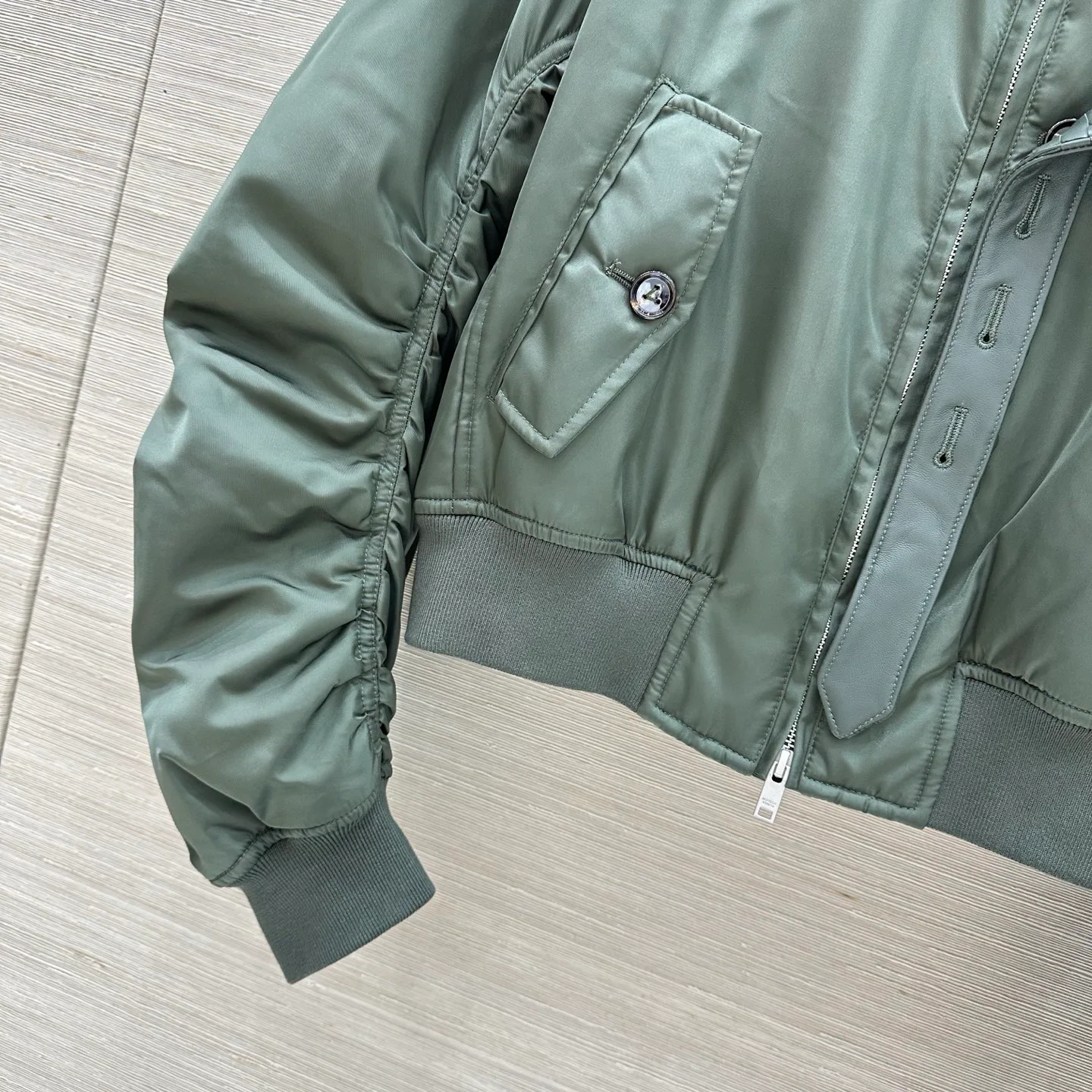 Куртки И Пуховики Женские Bottega Veneta 18226323