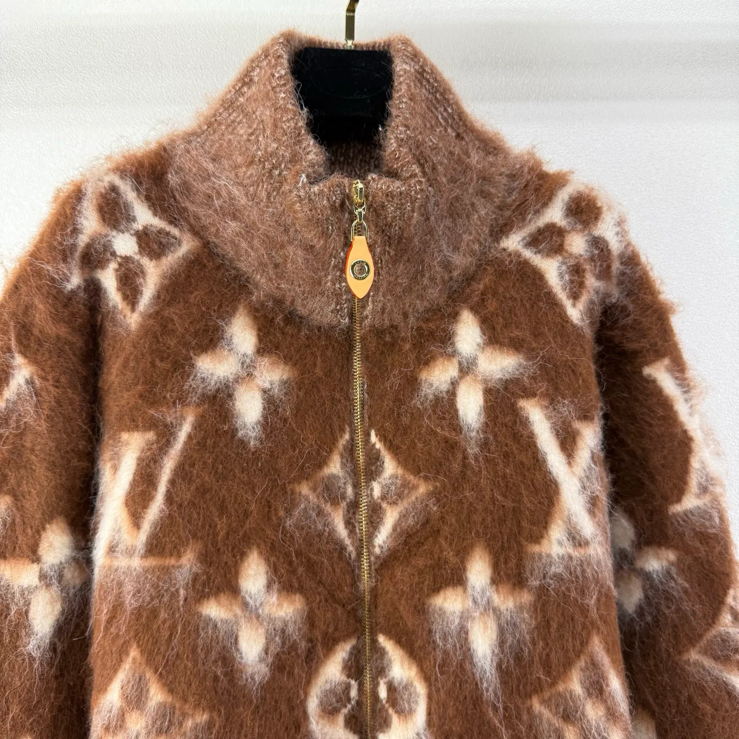 Куртки И Пуховики Женские Louis Vuitton 19228777
