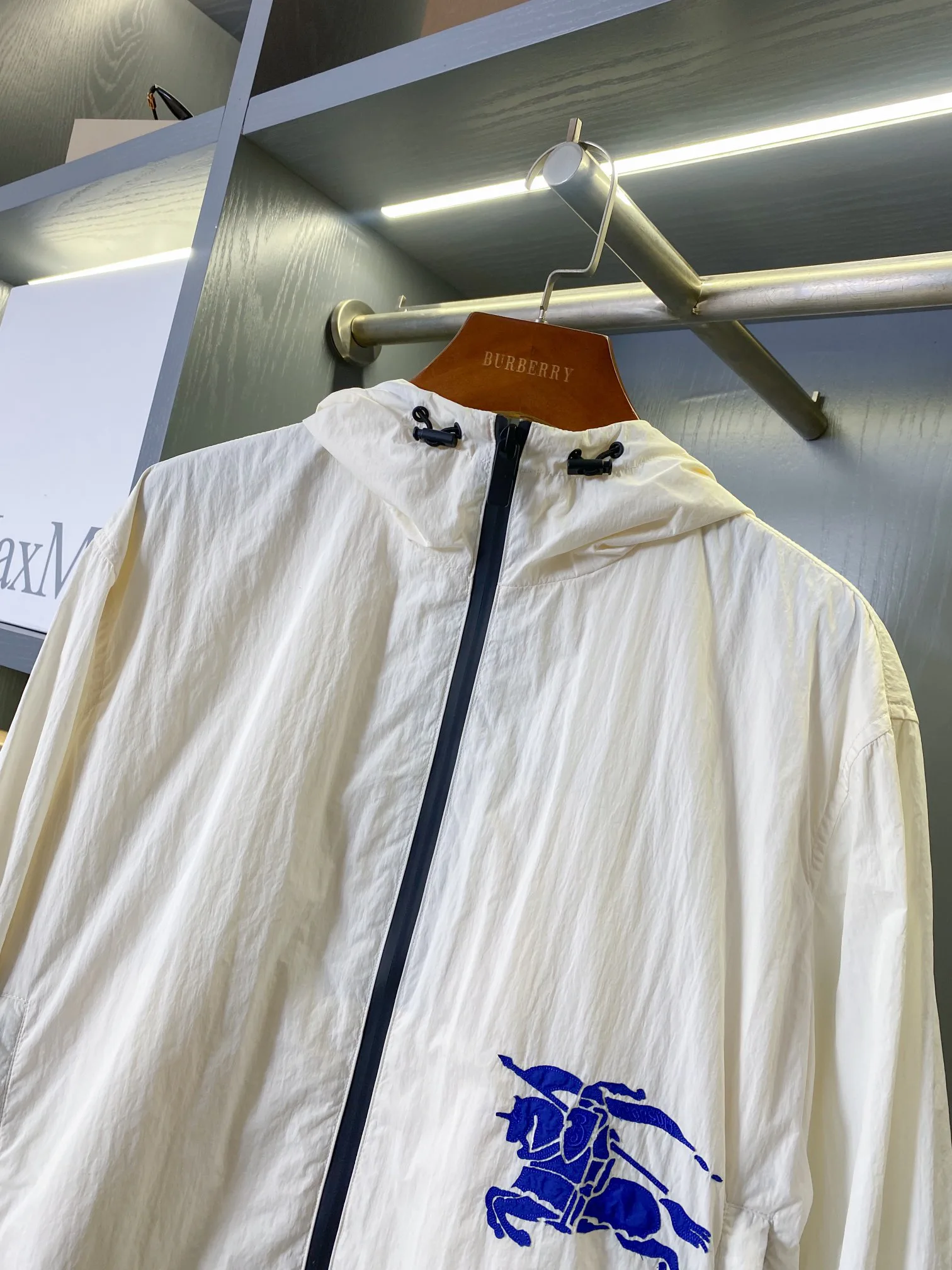 Куртки И Пуховики Женские Burberry 11577204