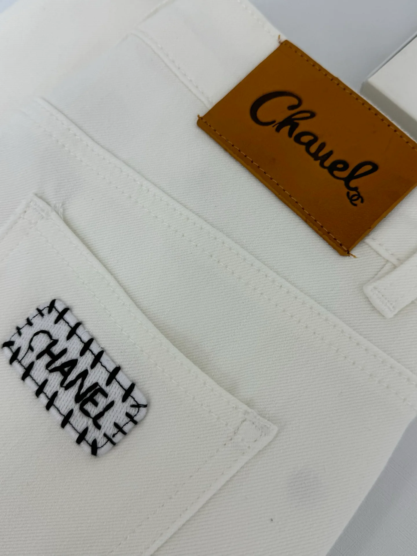 Джинсы Женские Chanel 17298435