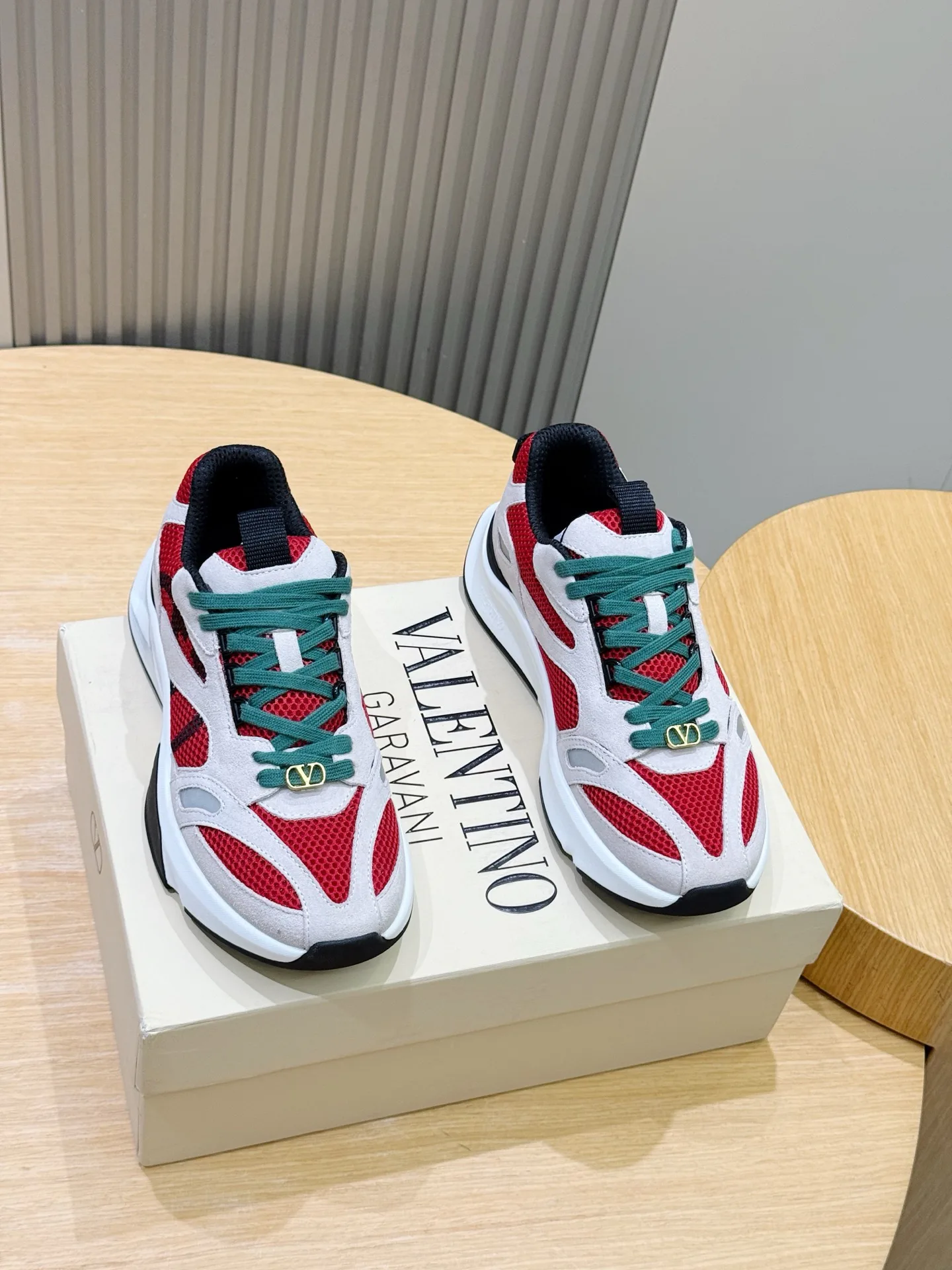 Кроссовки Мужские Valentino 18101557